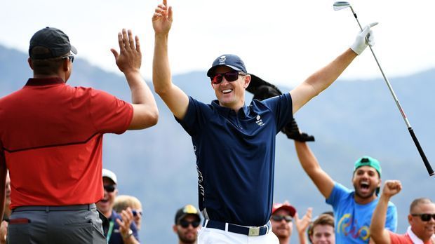 
                <strong>Erstes Hole-in-one bei Olympia: Justin Rose</strong><br>
                Erstes Hole-in-one der Olympia-Geschichte: Justin Rose hat es geschafft. Dem Briten gelang beim ersten olympischen Golf-Turnier seit 112 Jahren das allererste Hole-in-one. Der 36-Jährige versenkte den Ball aus einer Distanz von 175 Metern mit dem ersten Schlag im Loch.
              