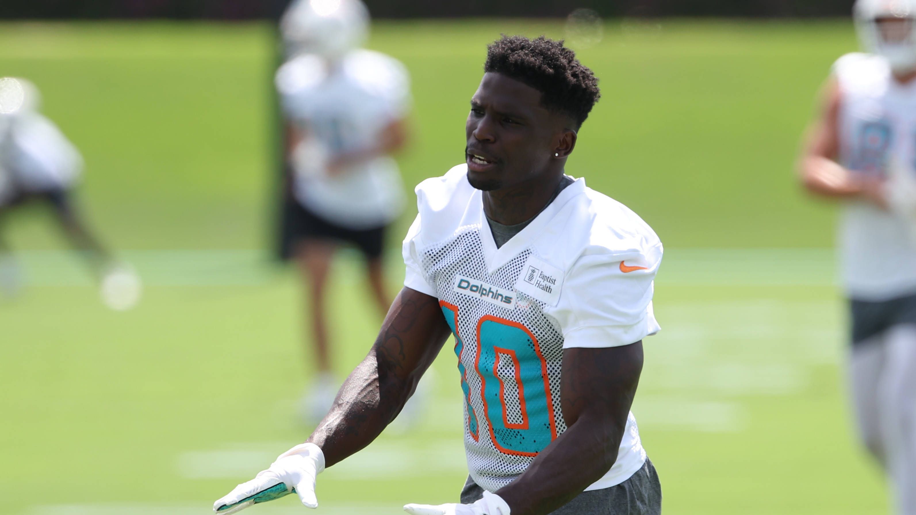 <strong>Go-Route: Tyreek Hill (Miami Dolphins)</strong><br>Der Dolphins-Star kann bei dieser Route seine Geschwindigkeit enorm gut ausspielen, hat aber auch die technische Raffinesse, um sich zusätzlichen Freiraum zu verschaffen. Er sammelte 465 Yards und acht Touchdowns (!).&nbsp;