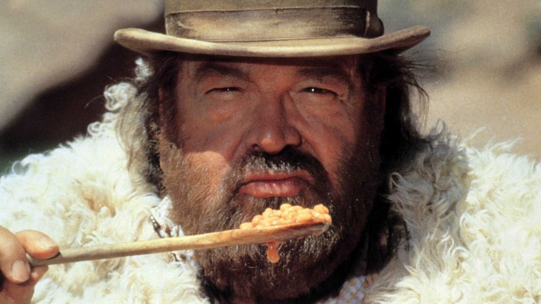 Bohnen mit Speck ist ein Rezept, dass Bud Spencer und Terence Hill in vielen Filmen essen. Ein Rezept dazu gibt es bei Abenteuer Leben. 