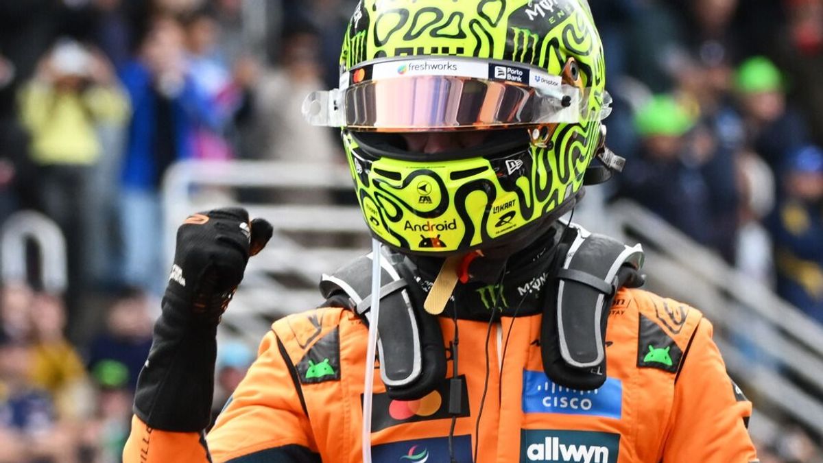 Lando Norris jubelt nach seinem Sieg in Sao Paulo 2025