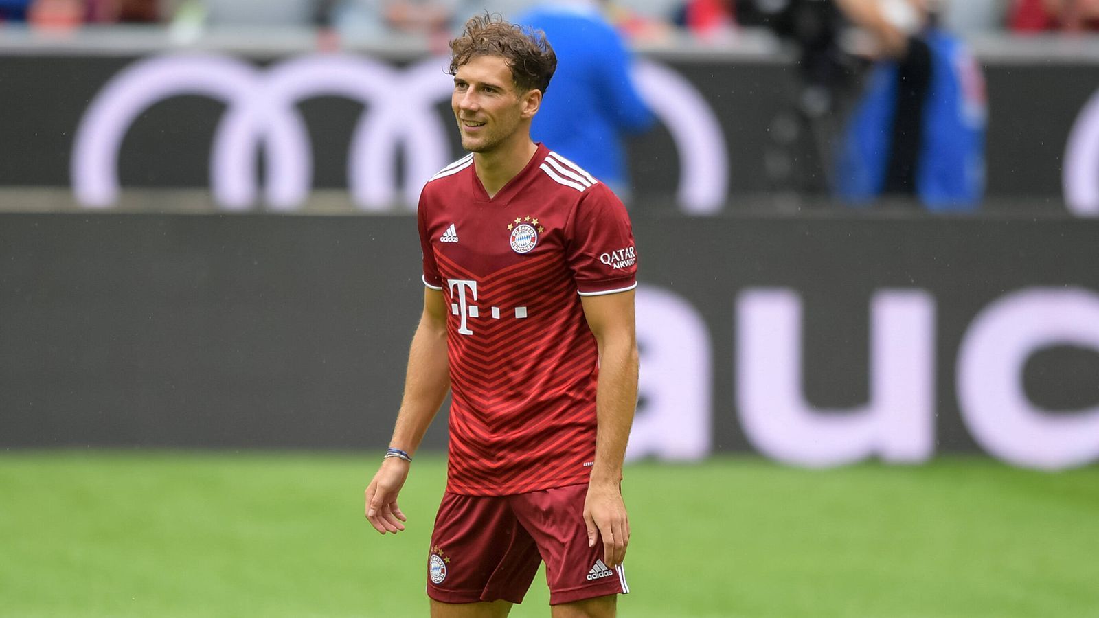 
                <strong>Leon Goretzka (FC Bayern München)</strong><br>
                Man merkt ihm die kurze Vorbereitungszeit an, er ist nicht so präsent wie gewohnt. Hat Schwierigkeiten, in das Spiel und in die Zweikämpfe zu kommen, profitiert aber von der Gladbacher Passivität, durch die er mehr und mehr Sicherheit gewinnt. In den zweiten 45 Minuten verbessert, aber noch nicht in der Form der Vorsaison. ran-Note: 4
              