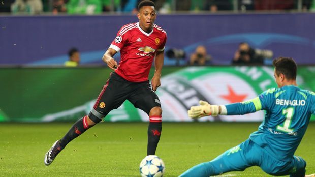 
                <strong>Angriff: Anthony Martial (Manchester United)</strong><br>
                Angriff: Anthony Martial (Manchester United). Der Neuzugang des AS Monaco gehört trotz des Ausscheidens von Manchester United zu den Lichtblicken der "Red Devils". Zwei Treffer in sechs Partien stehen bei dem jungen Shootingstar zu Buche.
              