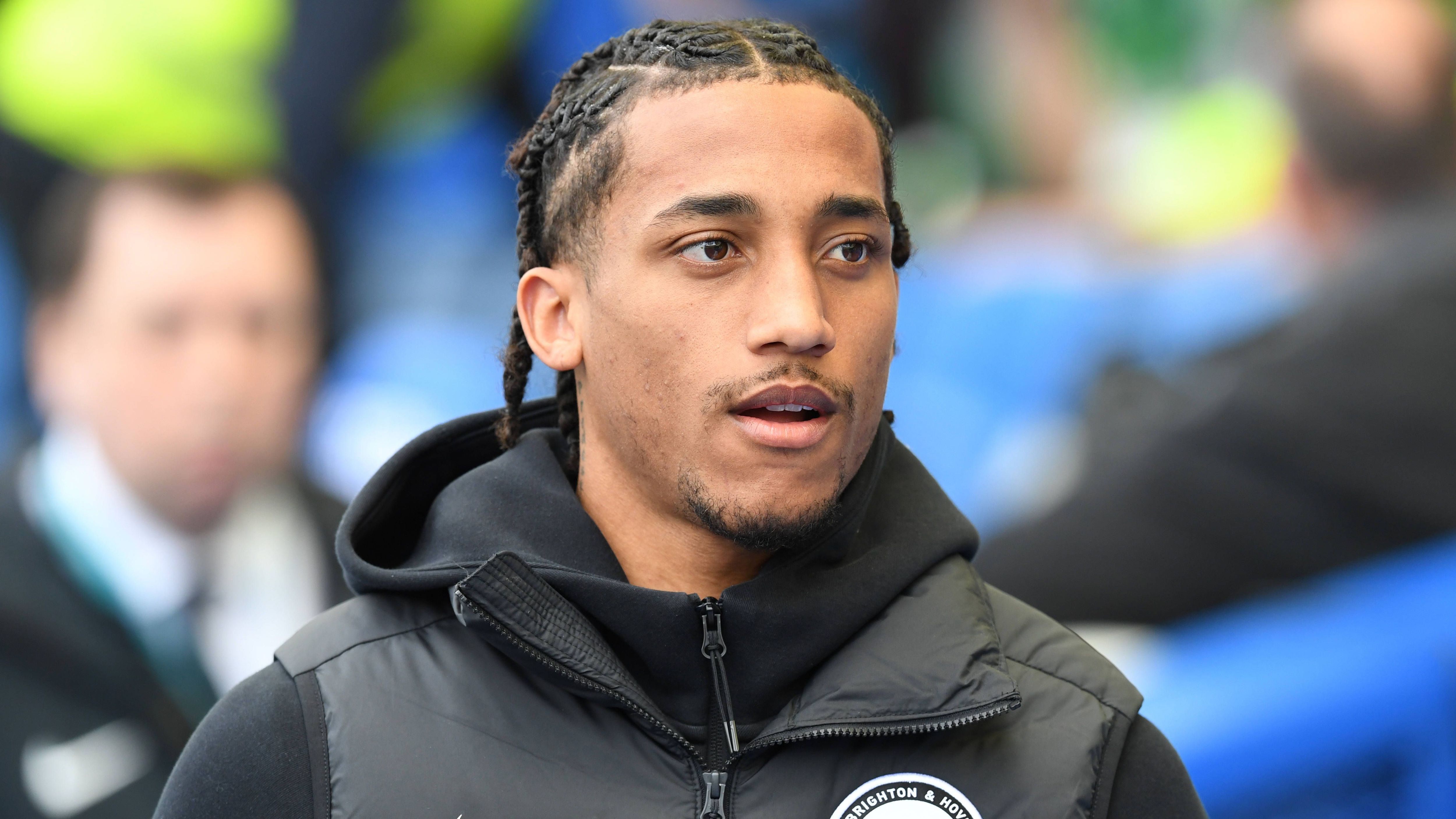 <strong>Joao Pedro (Brighton &amp; Hove Albion)</strong><br>Holt der FC Chelsea nach Dortmunds Flügelspieler Jamie Gittens gleich den Hochkaräter für die Offensive? Wie Transferexperte Fabrizio Romano berichtet, haben die Londoner die Gespräche über einen Transfer von Joao Pedro intensiviert. Demnach ist Newcastle zuvor bereits mit zwei Angeboten an Brighton für den Brasilianer gescheitert. Der 23-jährige Stürmer steht noch bis 2028 bei den "Seagulls" unter Vertrag und hat laut "transfermarkt.de" einen Marktwert von 50 Millionen Euro.