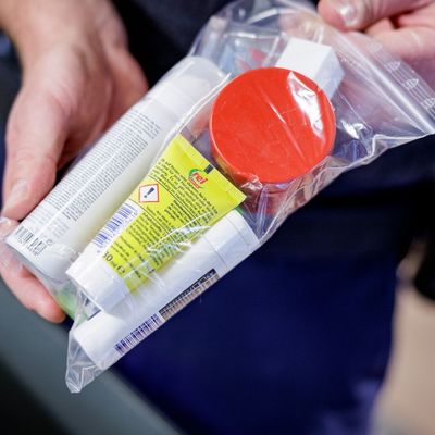 Tipps für Passagiere: Lieber keine Spritzpistole ins Handgepäck