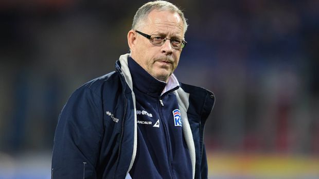 
                <strong>FIFA-Ranking: Riesiger Sprung für Island</strong><br>
                Rasanter Aufstieg: Wenn das mal kein riesiger Sprung ist: Unter Trainer Lars Lagerbäck hat sich die isländische Nationalmannschaft im FIFA-Ranking seit 2011 von Platz 115 auf Platz 23 hochgearbeitet.
              