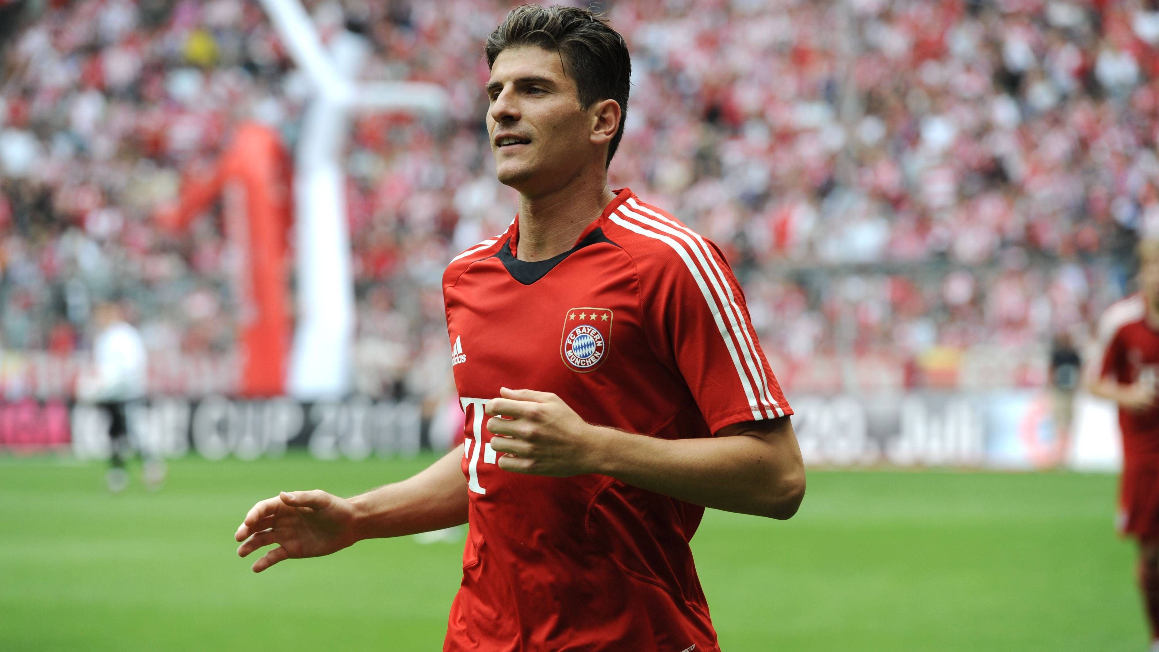 <strong>Saison 2010/11: Mario Gomez</strong><br>Klub: FC Bayern München<br>Tore: 28