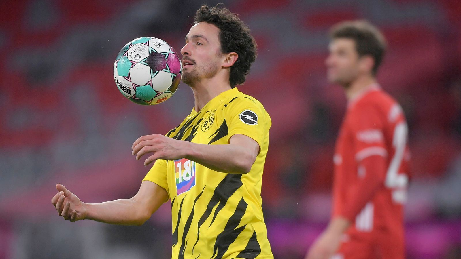 
                <strong>Thomas Delaney</strong><br>
                Der defensive Mittelfeldspieler ist entscheidend an der Entstehung des 1:0 beteiligt. Als die Bayern ihr Ballbesitzspiel allerdings aufziehen, kann Delaney seine Qualitäten als Abräumer kaum noch einbringen, gewinnt sehr wenige Zweikämpfe. Nach 70 Minuten erfolgt die Auswechslung. ran-Note: 4  
              