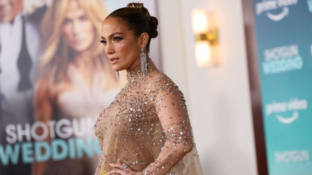 Jennifer Lopez bringt einen eigenen Cocktail raus , viele Fans sind aber stinksauer wegen der Aktion. Was steckt dahinter?