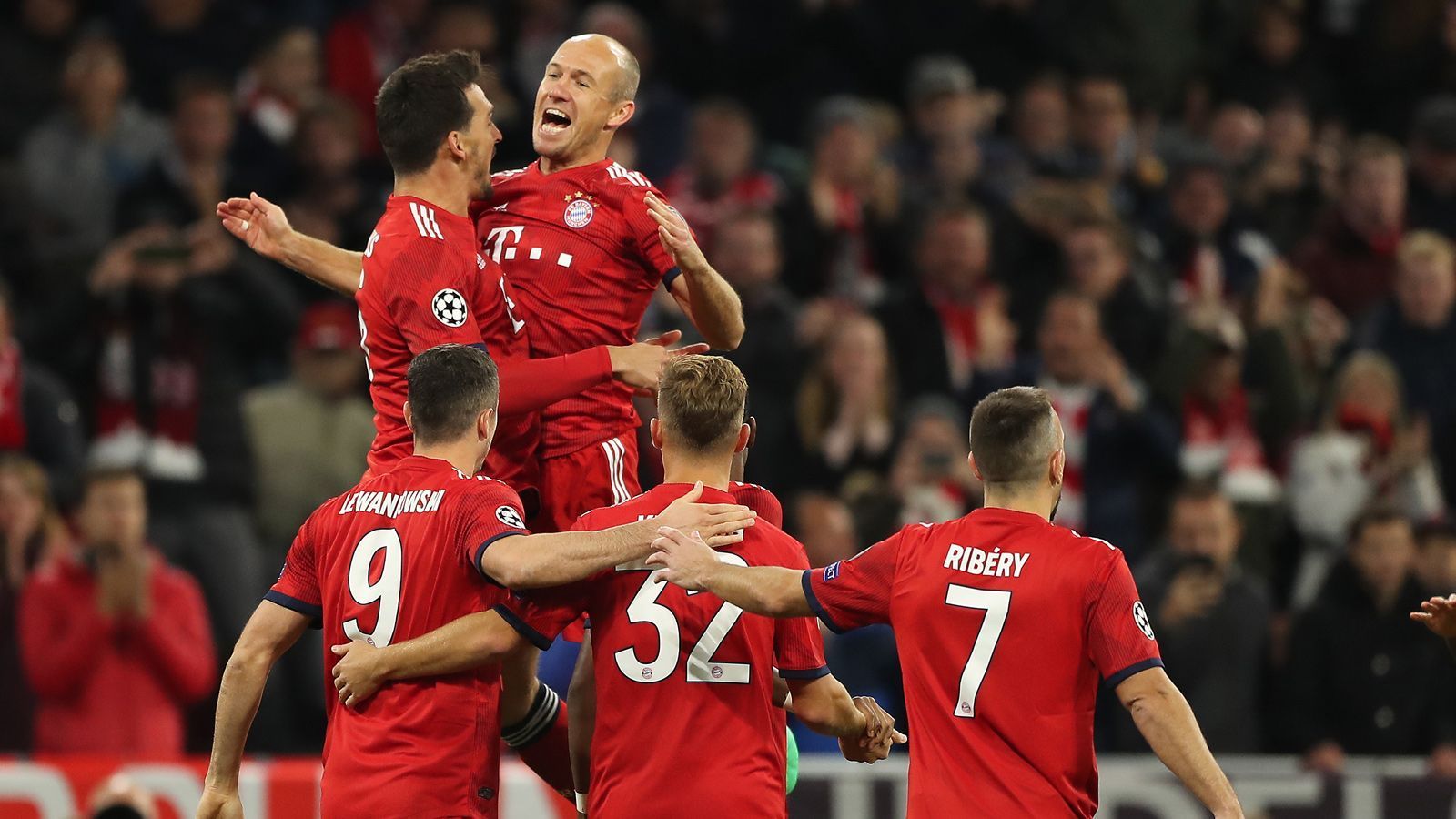 
                <strong>Platz 3: FC Bayern München</strong><br>
                Im Schnitt spielen die Profis seit 5,26 Jahren für den FC Bayern München.
              