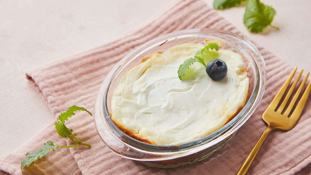 Schmeckt wie 'ne süße Wolke: Unser Quarkauflauf ist das perfekte Dessert für alle, die es leicht mögen!