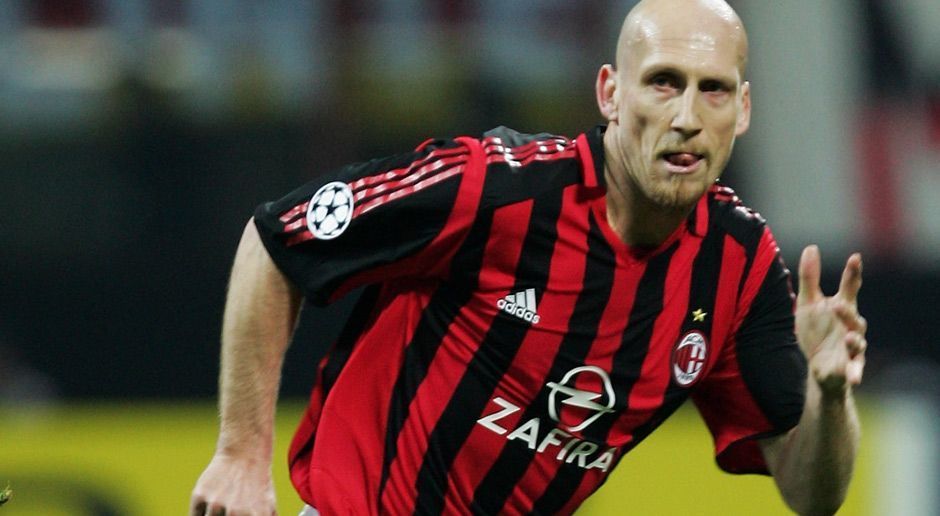 
                <strong>Jaap Stam</strong><br>
                Innenverteidiger: Jaap Stam
              