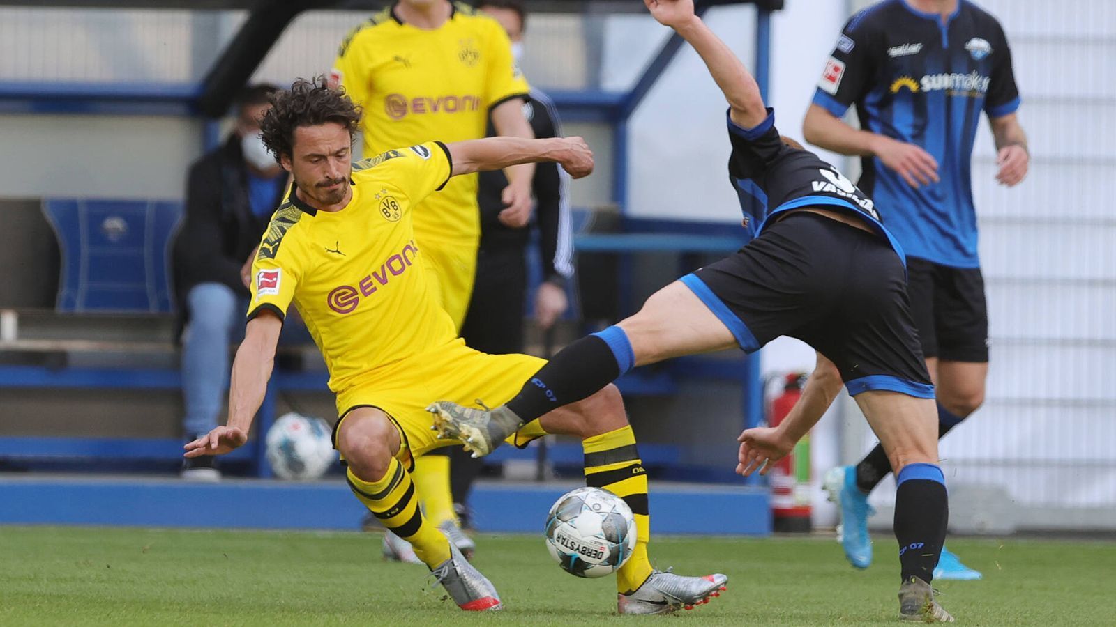 
                <strong>Thomas Delaney</strong><br>
                Unauffällige Partie des BVB-Abräumers, doch was auf ihn zukommt arbeitet er zuverlässig weg. Mit einem Zuckerpass auf Brandt vor dem 2:0. Wird in der 68. Minute ausgewechselt. ran-Note: 3
              