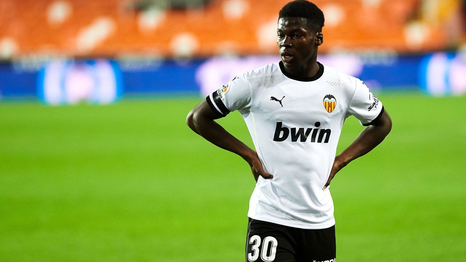 
                <strong>Platz 8: Yunus Musah (17 Jahre)</strong><br>
                Aktueller Verein: FC Valencia - Nation: USA/England - Position: Rechtsaußen - Marktwert: 5 Millionen Euro
              