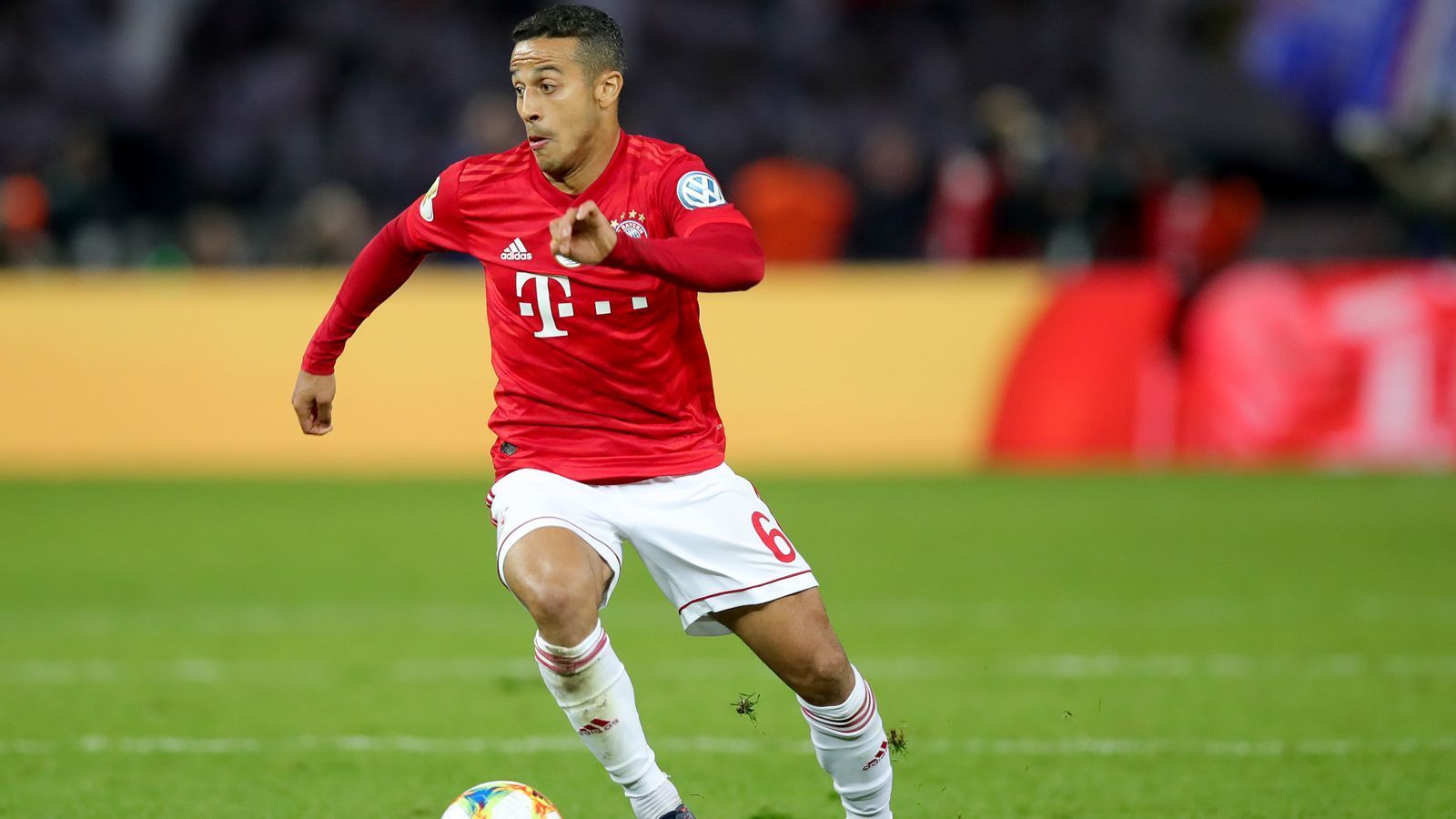 
                <strong>Platz 4 - Thiago (FC Bayern München)</strong><br>
                Marktwert: 70 Millionen EuroVertrag bis: 2021Alter: 28 JahrePosition: Zentraler Mittelfeldspieler
              