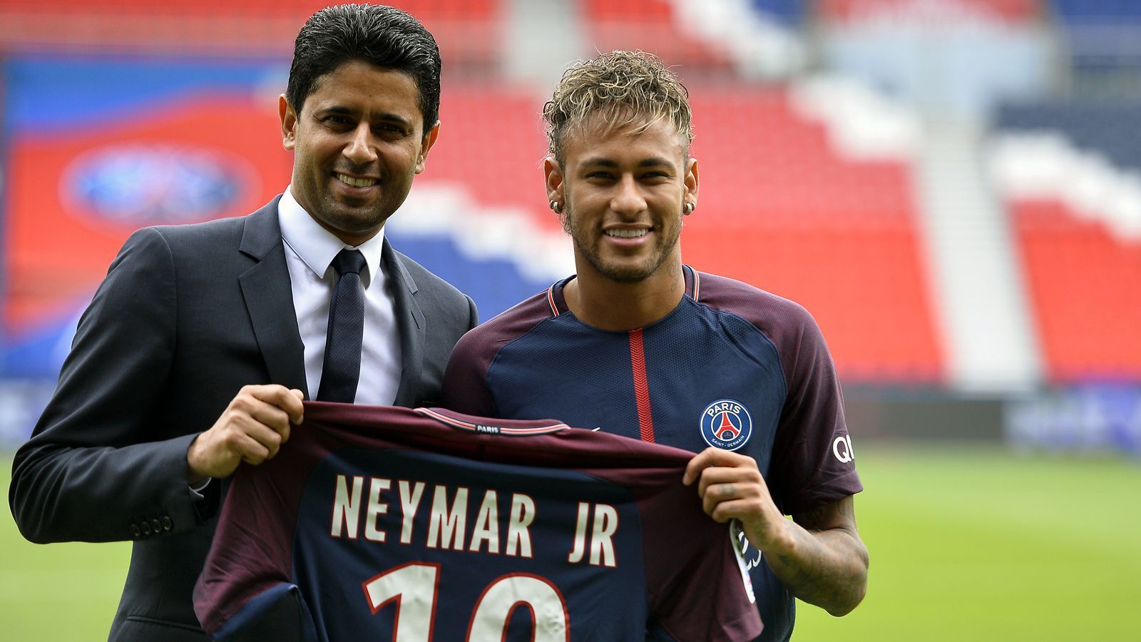 
                <strong>2017: Neymar</strong><br>
                &#x2022; Ablösesumme: 222 Millionen Euro<br>&#x2022; Aufnehmender Verein: Paris St. Germain<br>&#x2022; Abgebender Verein: FC Barcelona<br>
              