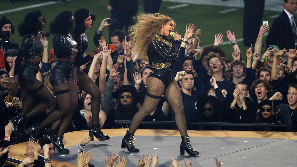 Beyonce performs during the Super Bowl 50 halftime show which celebrated the past, present and future at Levi s Stadium in Santa Clara, California, February 7, 2015. PUBLICATIONxINxGERxSUIxAUTxHUNx...