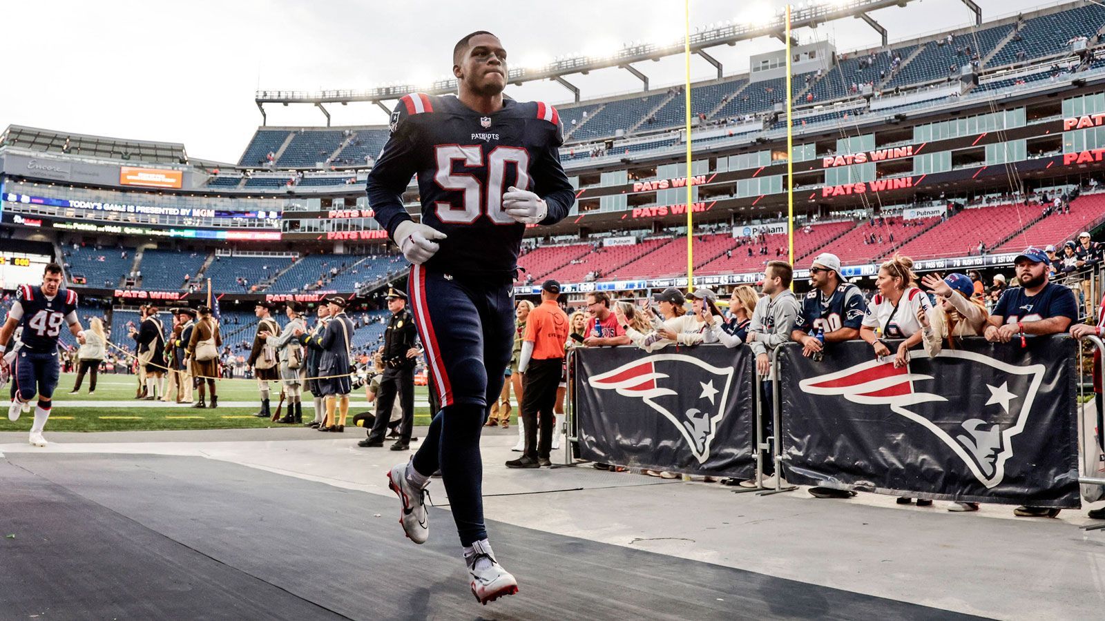 <strong>Raekwon McMillan (New England Patriots)</strong><br>Der Linebacker wird den Patriots die komplette Spielzeit 2023 fehlen. Ende Mai zog sich der 27-Jährige bei den OTA's eine Verletzung an der Achillessehne zu. Vergangene Saison kam er in 16 Spielen zum Einsatz.