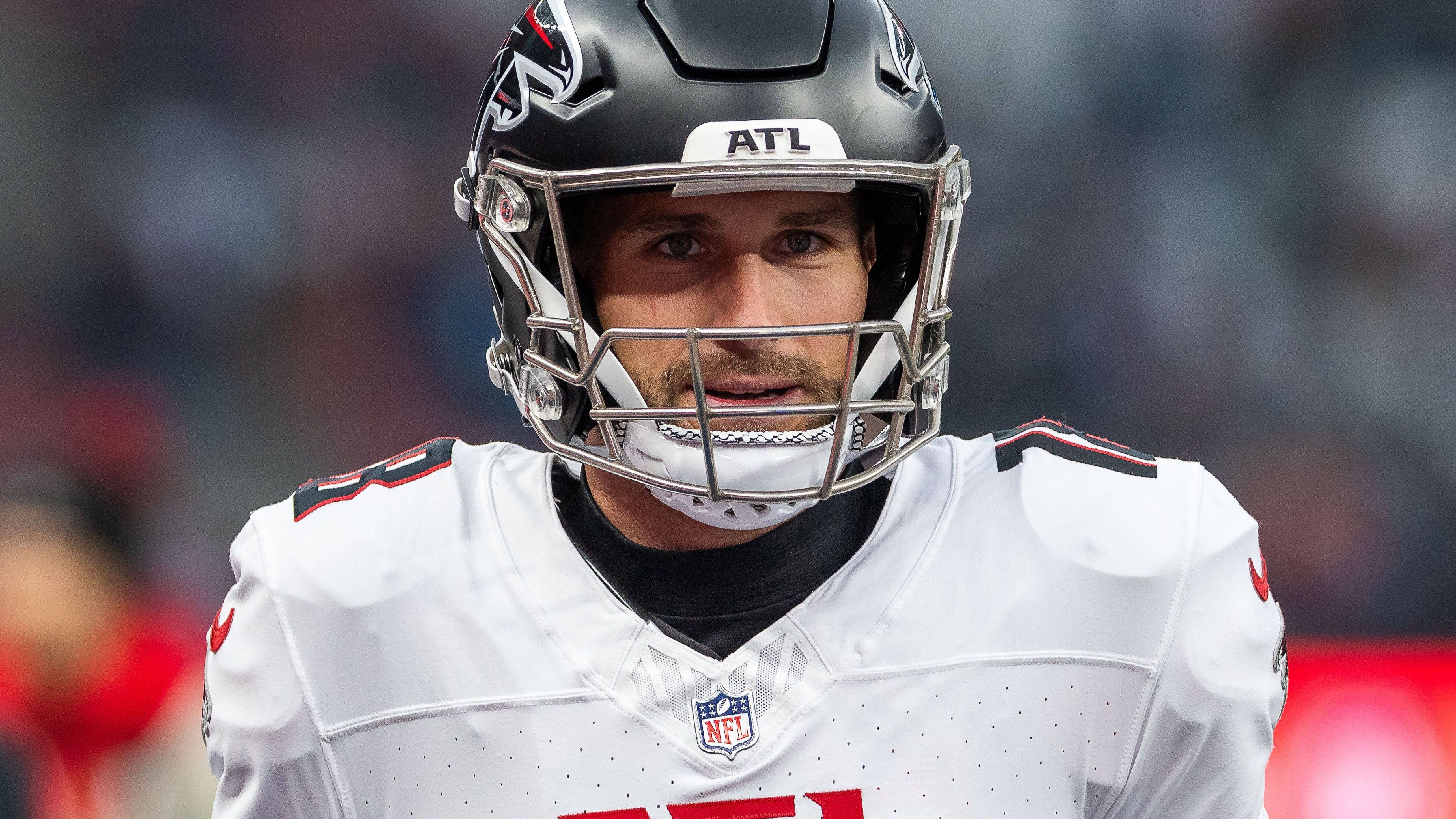 <strong>Platz 30: Kirk Cousins (Atlanta Falcons)</strong><br>Cousins musste in seiner Backup-Rolle das dritte Mal in dieser Saison einspringen. Jedes Mal enttäuschte er. In dieser Zeit brachte er 32 von 52 Bällen an für 250 Yards. Man wartet noch auf seinen ersten Touchdown-Pass, blieb immerhin noch ohne Interception. Die Completion Rate liegt bei 61,5 Prozent. Er wirkt seit seiner Degradierung lustlos und demotiviert.