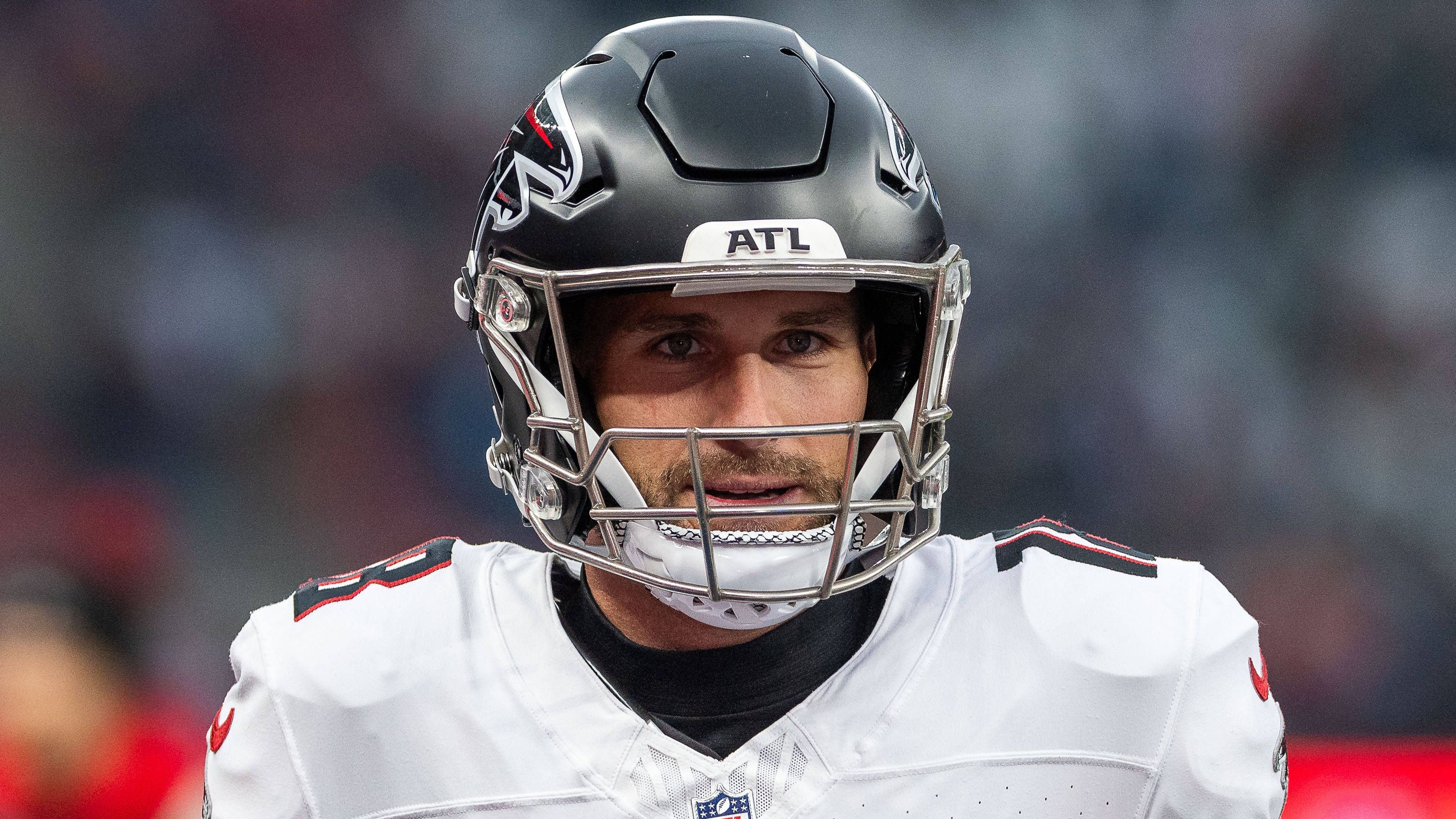 <strong>Platz 31: Kirk Cousins (Atlanta Falcons)</strong><br>Die Karriere von Kirk Cousins neigt sich steil dem Ende zu. Die Atlanta Falcons haben aktuell viele Verletzungsprobleme, aber Cousins bewies auch bei der Niederlage gegen die New York Jets, dass er in Zukunft kein Starter mehr in dieser Liga sein wird. Geschweige denn ein 45 Millionen Dollar teurer Quarterback.