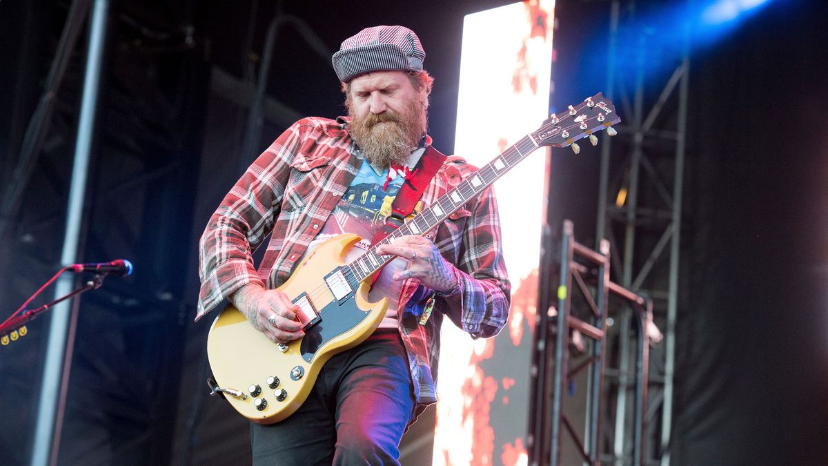 Der Mastodon-Musiker Brent Hinds ist bei einem Motorradunfall ums Leben gekommen. Er wurde 51 Jahre alt.