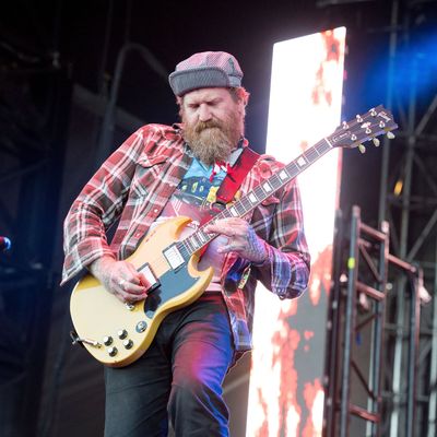 Der Mastodon-Musiker Brent Hinds ist bei einem Motorradunfall ums Leben gekommen. Er wurde 51 Jahre alt.