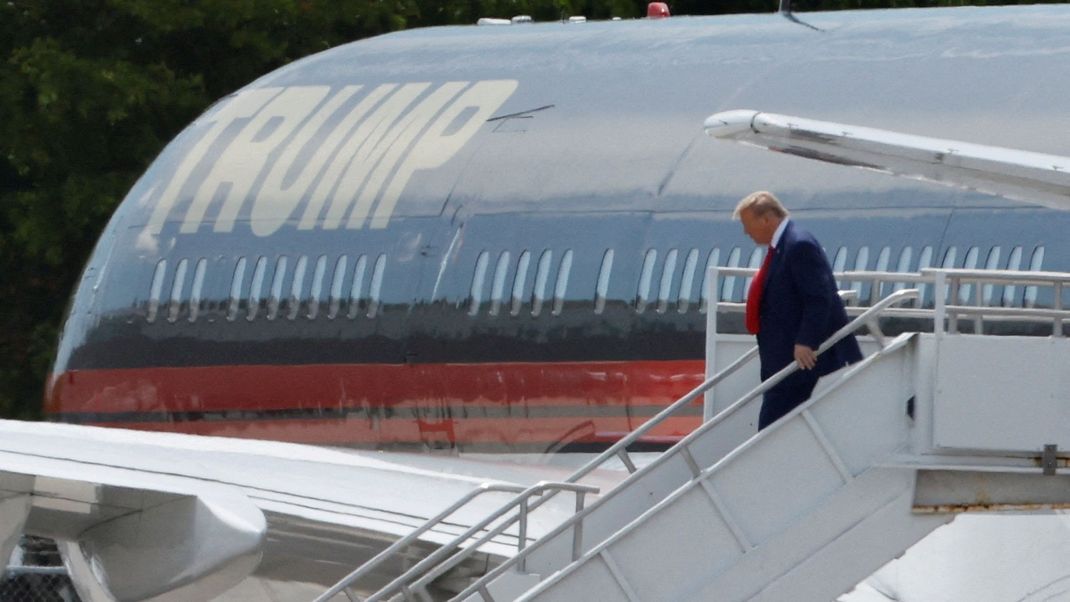 Donald Trump bei seiner Ankunft in Miami am Montag.