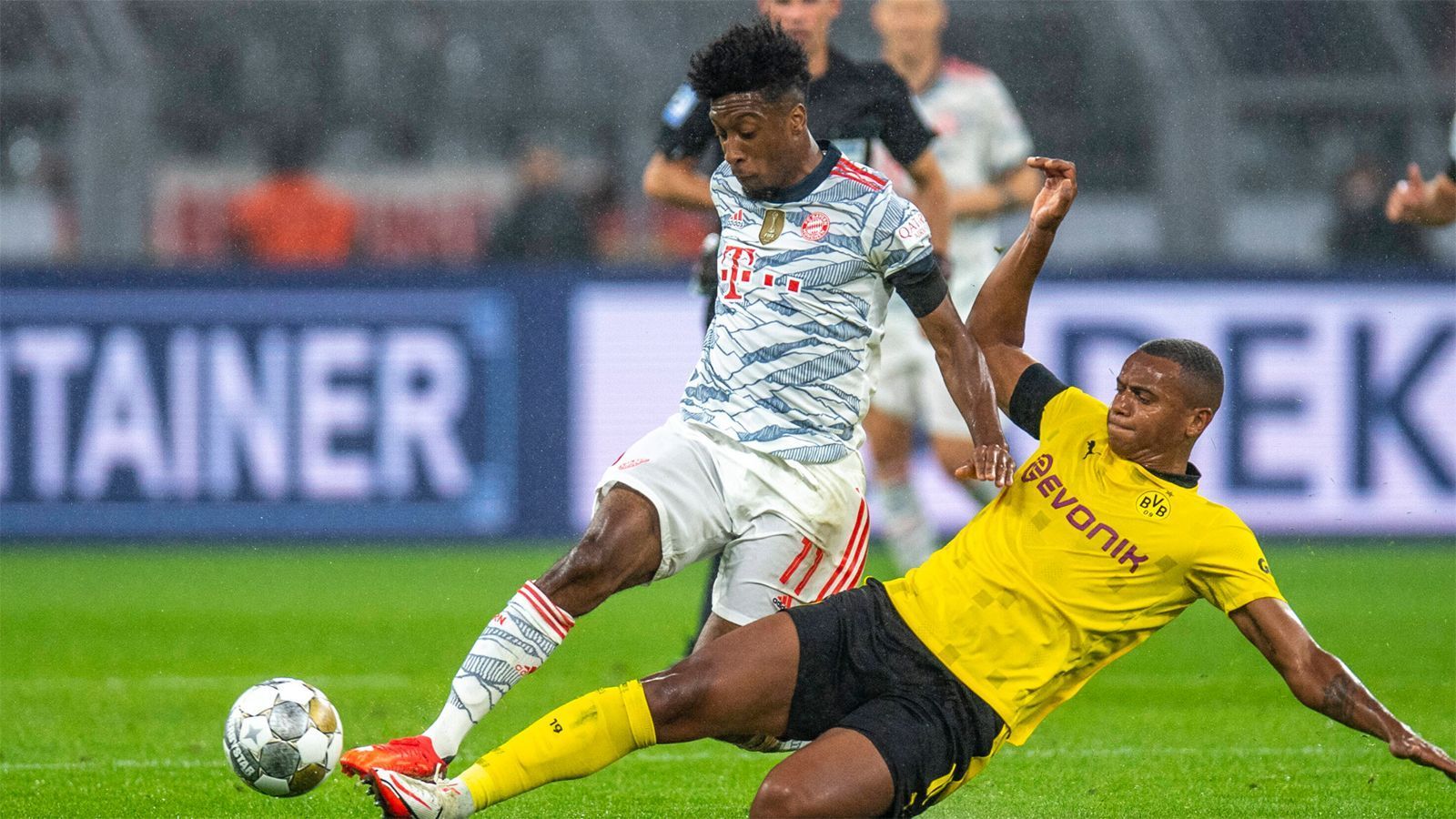 
                <strong>Kingsley Coman (FC Bayern München)</strong><br>
                Leitet mit einer starken Balleroberung in der 14. Minute die erste Bayern-Chance ein, hat kurz darauf zweimal selber die Führung auf dem Fuß. In der ersten Halbzeit der Aktivposten im Offensivspiel der Bayern. Sein guter Auftritt endet kurz nach dem Seitenwechsel abrupt, als er humpelnd den Platz verlässt. ran-Note: 2
              