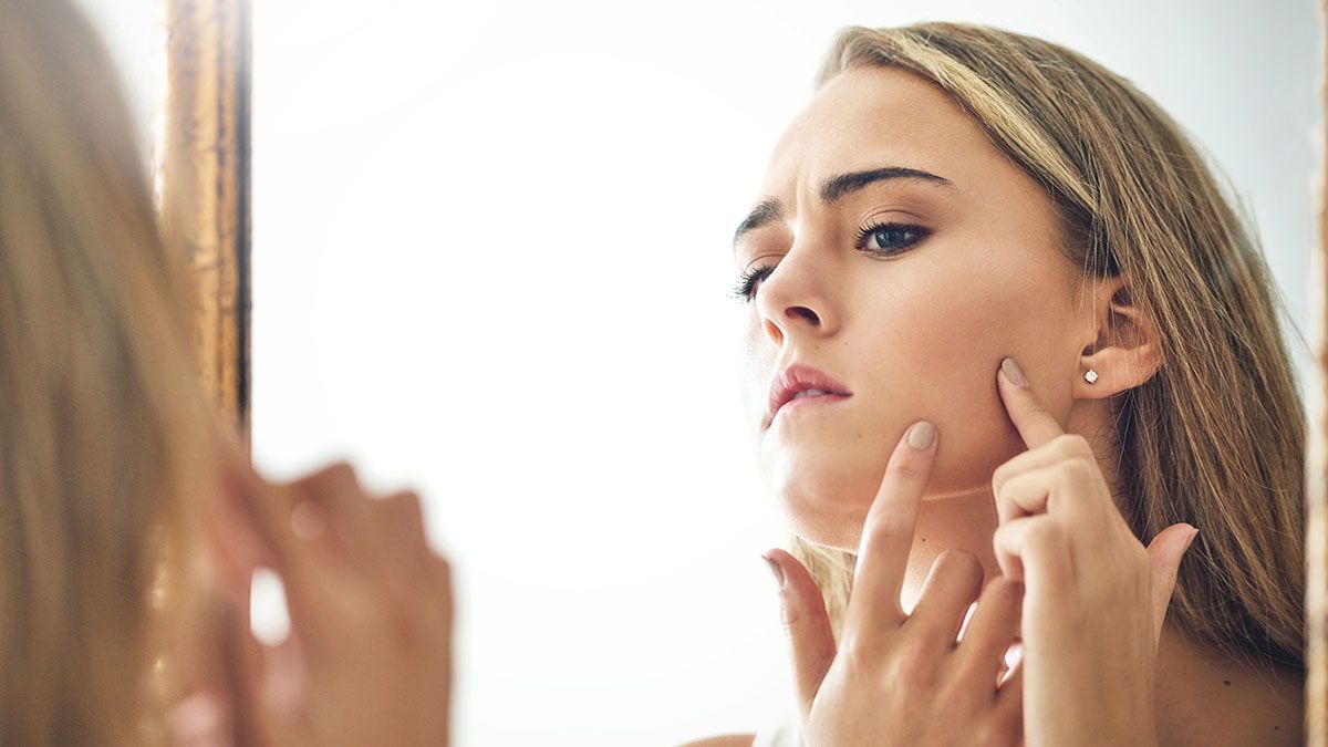Ihr leidet unter empfindlicher und trockener Haut? Wir verraten euch, wie ihr das Beauty-Serum Niacinamid in eure Beauty-Routine integrieren könnt.