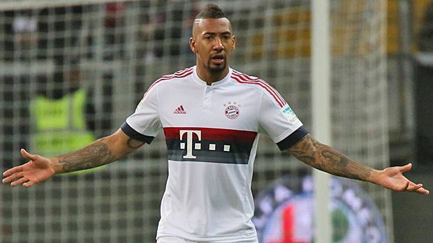 
                <strong>Jerome Boateng</strong><br>
                Jerome Boateng: Hält den Laden dicht als wäre er als Abwehrchef Weltmeister geworden. Garniert gewonnene Zweikämpfe gerne auch mal mit der Hacke. Rettet sogar, wenn der Gegner im Abseits steht. Will zum Schluss sogar noch das Toreschießen übernehmen. ran-Note: 2
              