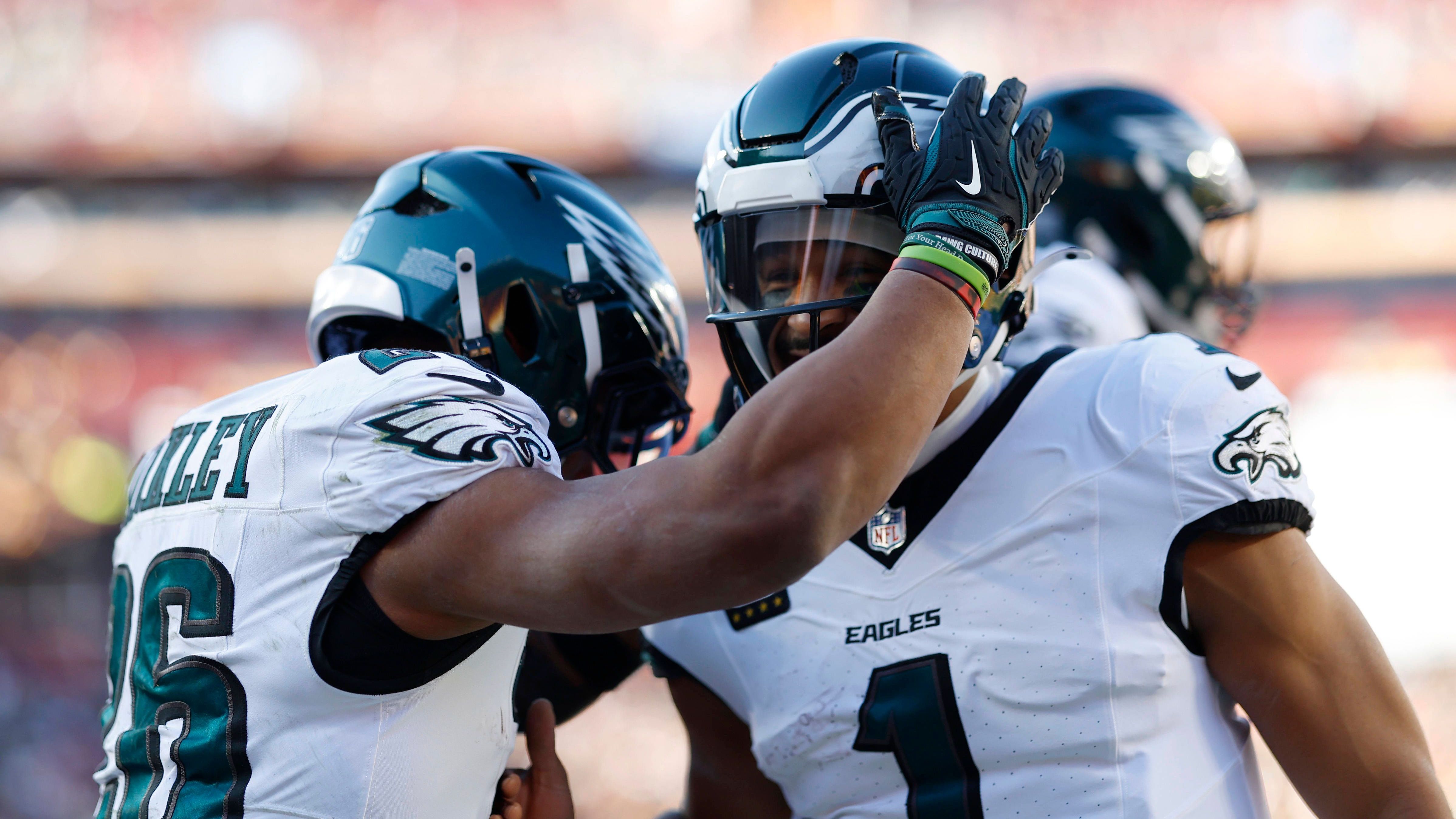 <strong>NFC East: Philadelphia Eagles</strong><br>Woche 1: vs. Cowboys (TNF)<br>Woche 2: at Chiefs<br>Woche 3: vs. Rams<br>Woche 4: at Buccaneers<br>Woche 5: vs. Broncos<br>Woche 6: at Giants (TNF)<br>Woche 7: at Vikings<br>Woche 8: vs. Giants<br>Woche 9: Bye<br>Woche 10: at Packers (MNF)<br>Woche 11: vs. Lions (SNF)<br>Woche 12: at Cowboys<br>Woche 13: vs. Bears<br>Woche 14: at Chargers (MNF)<br>Woche 15: vs. Raiders<br>Woche 16: at Commanders<br>Woche 17: at Bills<br>Woche 18: vs. Commanders