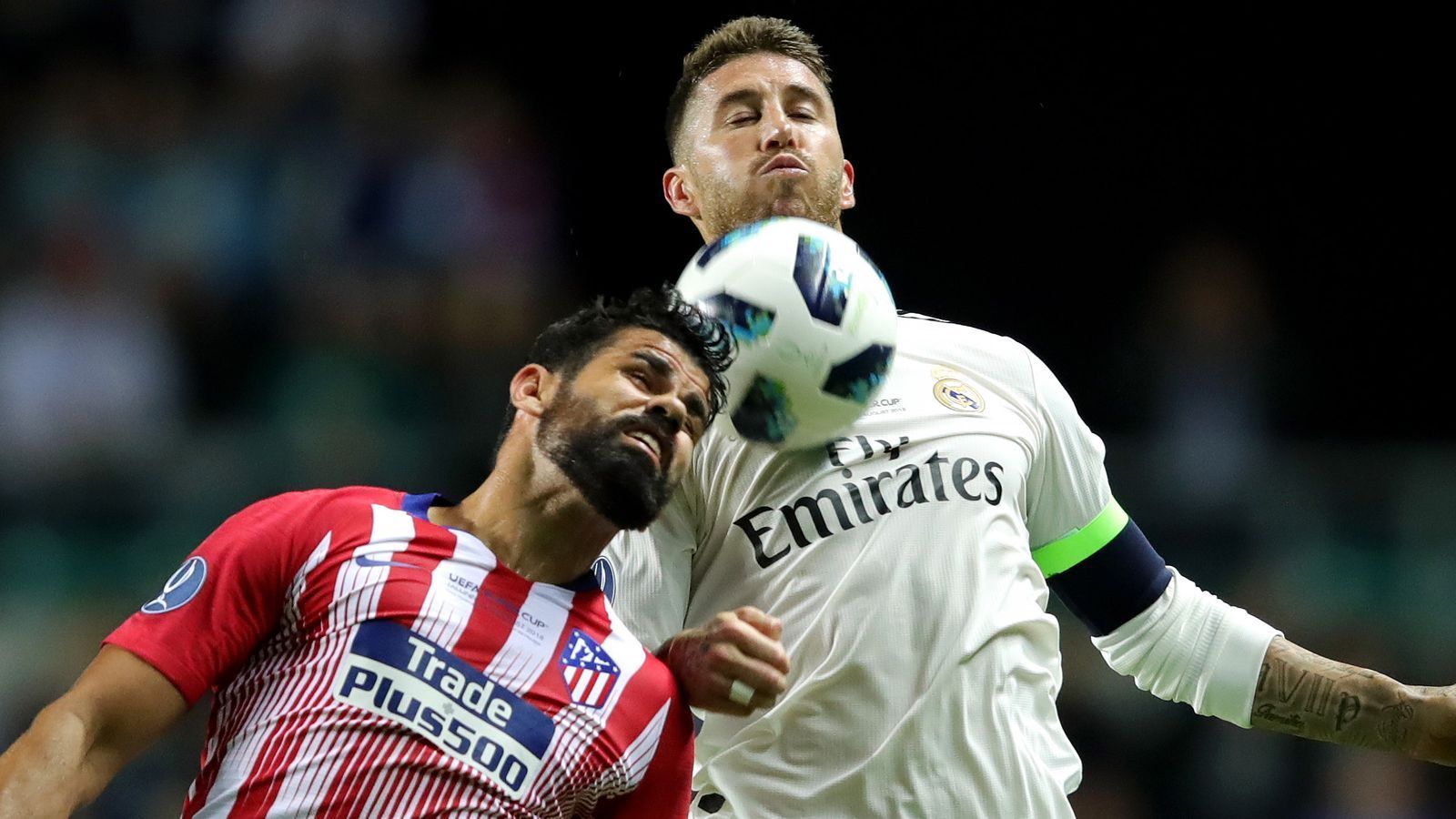 
                <strong>Real vs. Atletico: Der UEFA Supercup in Bildern</strong><br>
                Real benötigt ein bisschen, um in die Partie zu finden. Kapitän Ramos versucht, die Königlichen auf die Erfolgsspur zu führen. Luka Modric, um den es weiterhin Wechselgerüchte gibt, sitzt übrigens zunächst nur auf der Bank, er kommt erst nach einer Stunde ins Spiel.
              