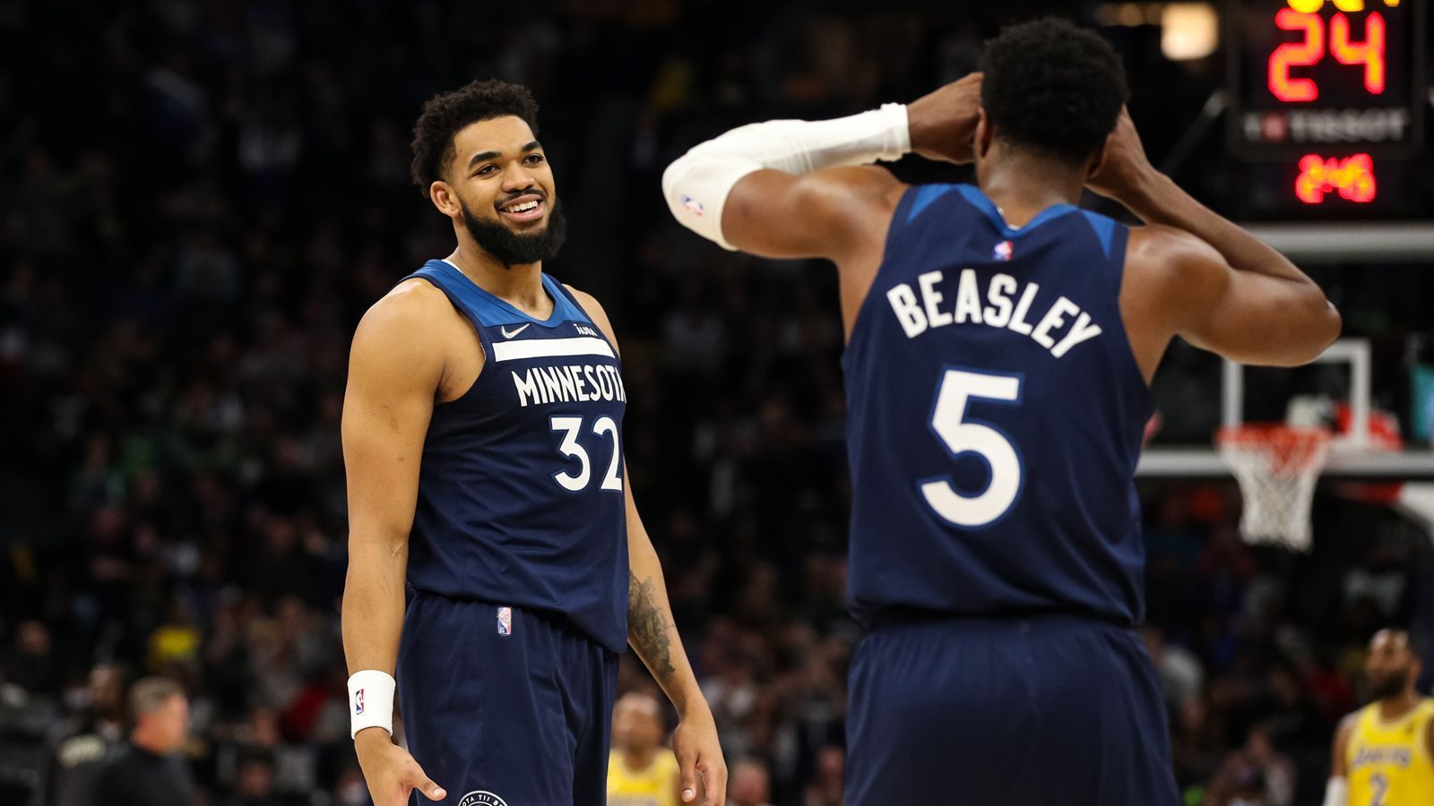 
                <strong>Minnesota Timberwolves (Western Conference)</strong><br>
                &#x2022; Bilanz: 46-36 <br>&#x2022; Topscorer: Karl-Anthony Towns mit 24,6 Punkten im Schnitt<br>&#x2022; NBA-Titel: -<br>
              