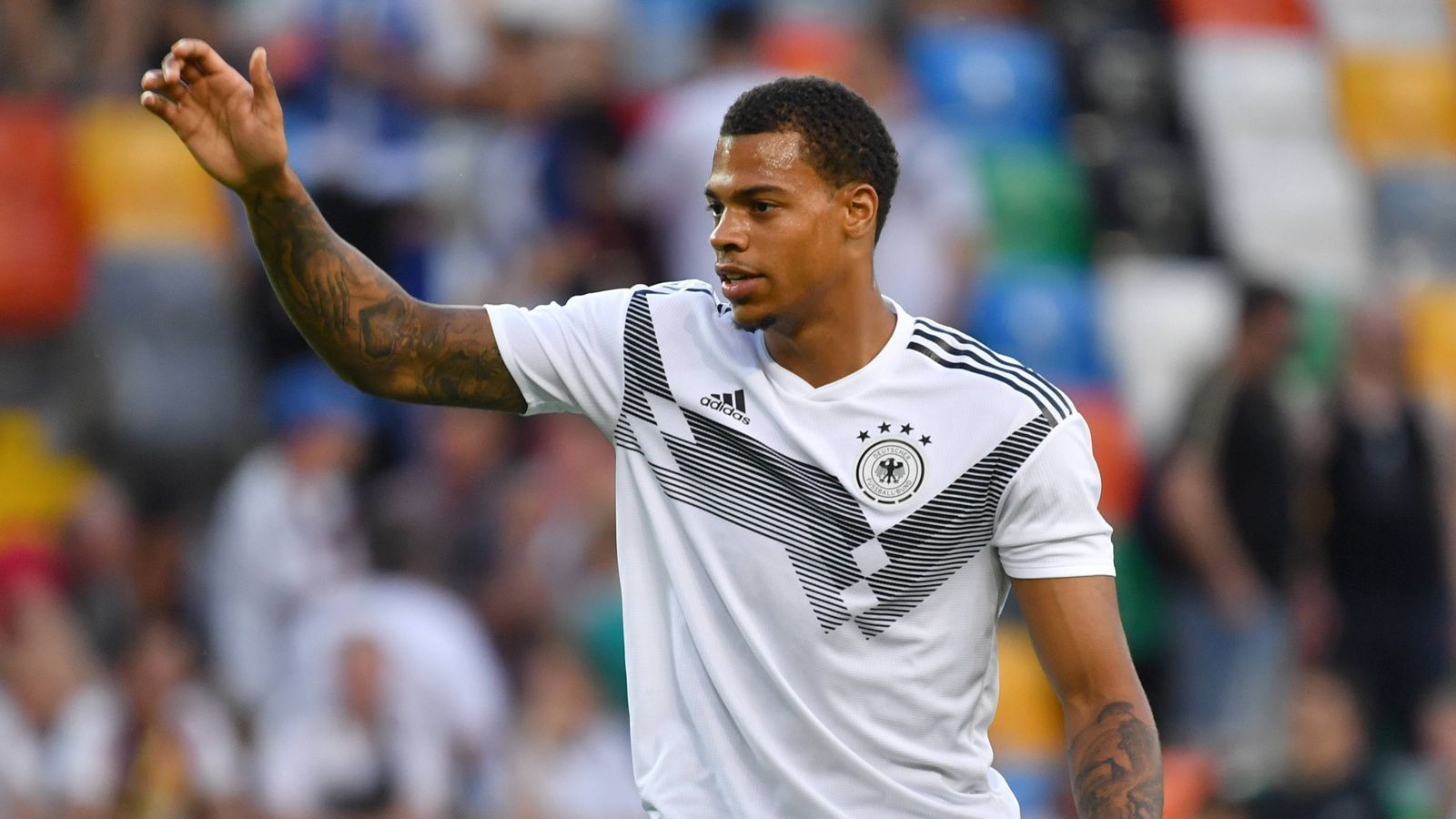 
                <strong>Sturm: Lukas Nmecha </strong><br>
                 - Position: Mittelstürmer - - Verein: RSC Anderlecht - - Alter: 21 Jahre - - U21-Länderspiele/Tore: 11/6 - - 5 Erstligaspiel für Anderlecht/2 Tore - - 6 Bundesligaspiele für VfL Wolfsburg - - 2 Erstligaspiele für Manchester City - 5 Europa-League-Spiele für VfL Wolfsburg
              