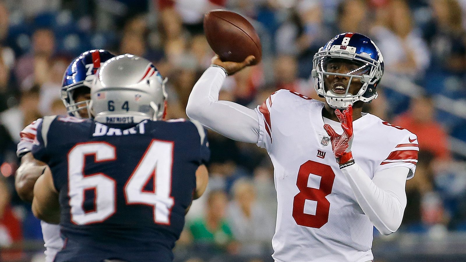 
                <strong>New York Giants (2016)</strong><br>
                Die New York Giants nahmen Johnson vor der Saison 2016 ins Team, aktivierten ihn aber nur zwei Mal fürs aktive Roster. Vor der Regular Season 2017 entließen die Giants ihn wieder.
              