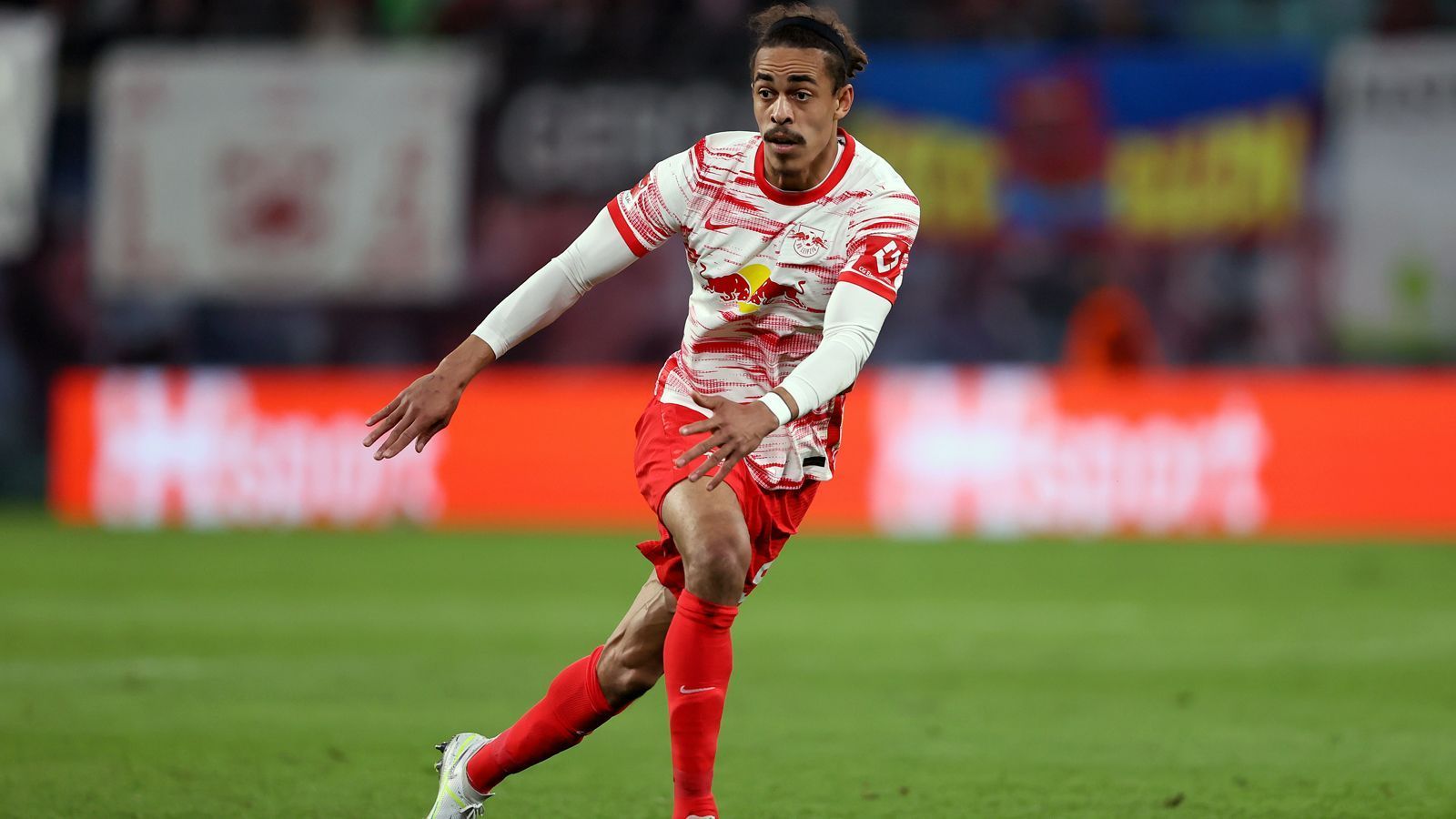 
                <strong>Yussuf Poulsen (RB Leipzig)</strong><br>
                Leipzig-Stürmer Yussuf Poulsen hat sich nach dem Ende der Bundesliga-Saison 2021/22 bei der dänischen Nationalmannschaft verletzt. Der 28-Jährige zog sich einen Muskelfaserriss zu und wird daher noch einige Wochen fehlen. Laut Leipzigs Mannschaftsarzt Dr. Helge Riepenhof soll Poulsen erst im September wieder ins Mannschaftstraining einsteigen. 
              