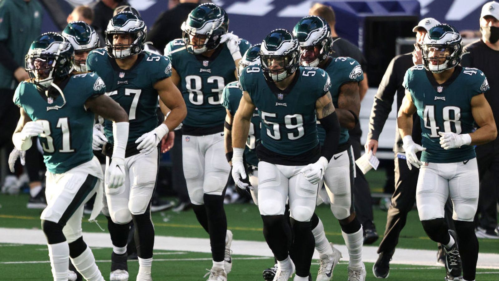 
                <strong>Philadelphia Eagles (4-10-1 zum Zeitpunkt des Ausscheidens)</strong><br>
                Durch die Niederlage in Week 16 gegen die Dallas Cowboys haben die Philadelphia Eagles das letzte Fünkchen Hoffnung auf die Playoffs verspielt. Der Super-Bowl-Sieger vom Februar 2018 verpasst damit erstmals seit der Saison 2016 die Postseason.
              