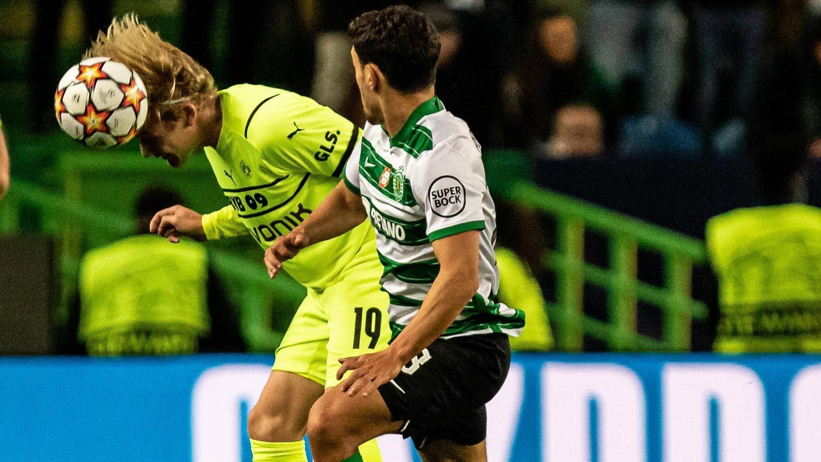 
                <strong>Julian Brandt</strong><br>
                War von Beginn an sehr bemüht, dass Offensivspiel des BVB anzukurbeln. Hatte einige gute Ideen und Szenen, sehr viele Ballkontakte. Brandt machte ein sehr ordentliches Spiel, letztlich brachten seine Aktionen aber nicht eins. ran-Note: 3
              