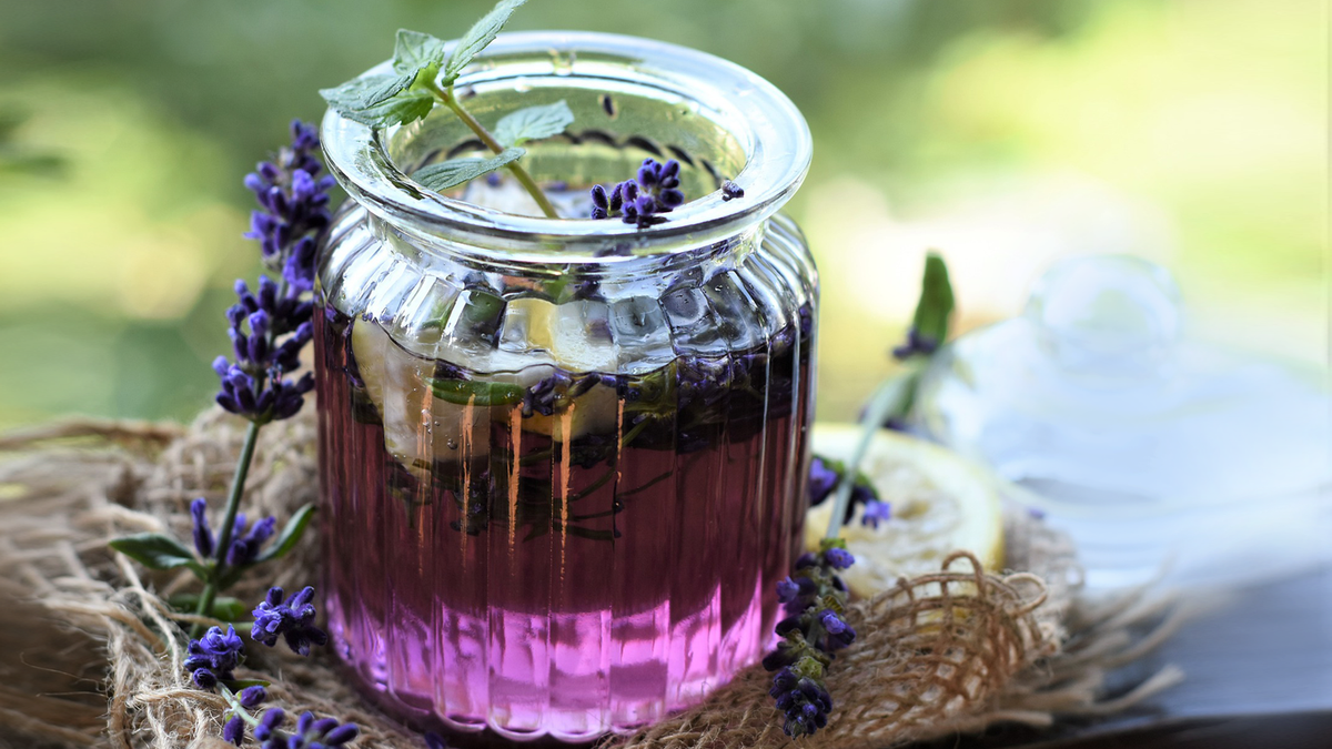 Kokosdrink mit Lavendel