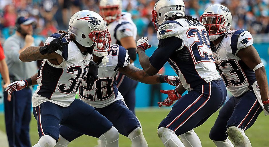 
                <strong>Platz 1: New England Patriots</strong><br>
                Dass der Titel in dieser Saison nur über das Team von Head Coach Bill Belichick vergeben wird, verdeutlichte sich im Laufe der Regular Season mehr und mehr. Erst zum zweiten Mal in der Franchise-Geschichte gehen die Patriots auswärts ungeschlagen in die Playoffs. Allerdings stehen bis zum Super Bowl Heimspiele für Tom Brady und Co. an. Erster Gegner sind die Texans, die viele Experten nur als Sparringspartner sehen. Die "Pats" haben längst bewiesen, dass sie auch Ausfälle von Stars wie Rob Gronkowski und Danny Amendola kompensieren können. Auch deshalb sind sie der klare Favorit vor der Divisional Round.
              