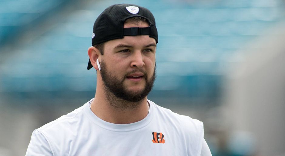 
                <strong>Buffalo Bills</strong><br>
                Die Buffalo Bills betonen, dass sie ja eigentlich nicht zwingend einen Quarterback brauchen. Man sei mit AJ McCarron (Bild) und Nathan Peterman gut aufgestellt, sagte Bills-Besitzer Terry Pegula. Nun ja, heißt wohl: Wenn sich die Chance bietet, wird getradet, um einen der Top-Prospects zu bekommen. Denn angesichts der Picks Nummer zwölf und 22 in Runde eins wird von den Top-Talenten nicht viel übrig bleiben.
              