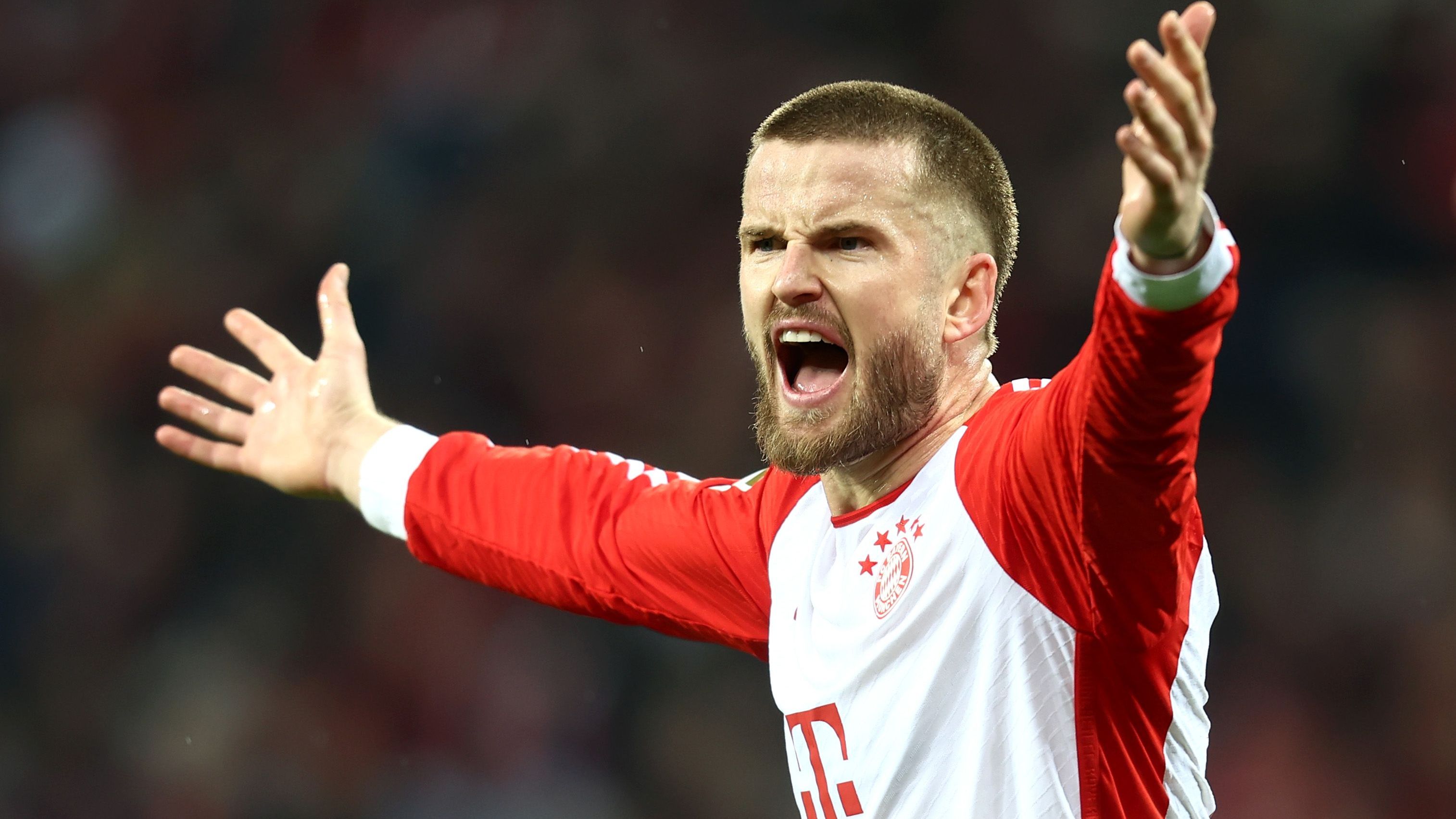 <strong>Eric Dier - BLEIBT</strong><br>Er ist nicht der schnellste Innenverteidiger, aber verkörpert die Tugenden, die beim FC Bayern gern gesehen sind: starke Physis,&nbsp; kämpferische Einstellung und Titelhunger. Wegen seiner Einsätze in der Rückrunde verlängerte sich Diers Vertrag automatisch bis 2025. Der Engländer steht für solide Leistungen und tut dem FCB gut. Der 30-Jährige versprach: "Die Jahre in München werden meine besten sein."