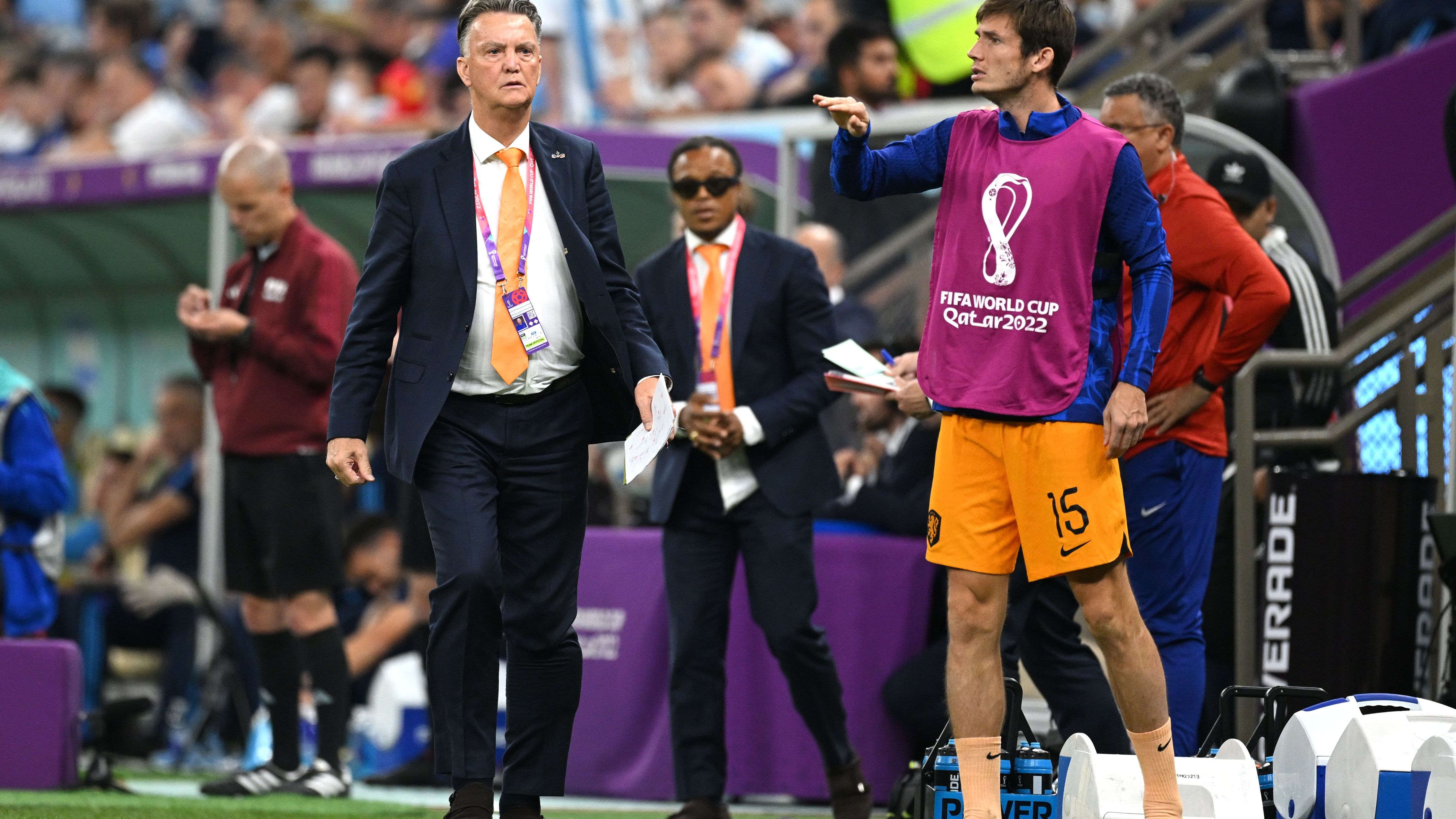 <strong>Louis van Gaal </strong><br>Als möglicher Erbe von Hansi Flick tauchte immer wieder der Name von Louis van Gaal auf, letztlich übernahm bekanntlich Julian Nagelsmann beim DFB. Im Zuge dessen schloss der Niederländer auch eine Rückkehr auf einen Trainerstuhl nicht aus, aktuell fungiert er aber noch als Berater bei Ajax Amsterdam.