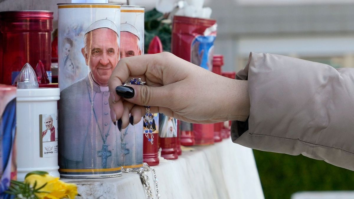 Papst im Gemelli-Krankenhaus in Rom