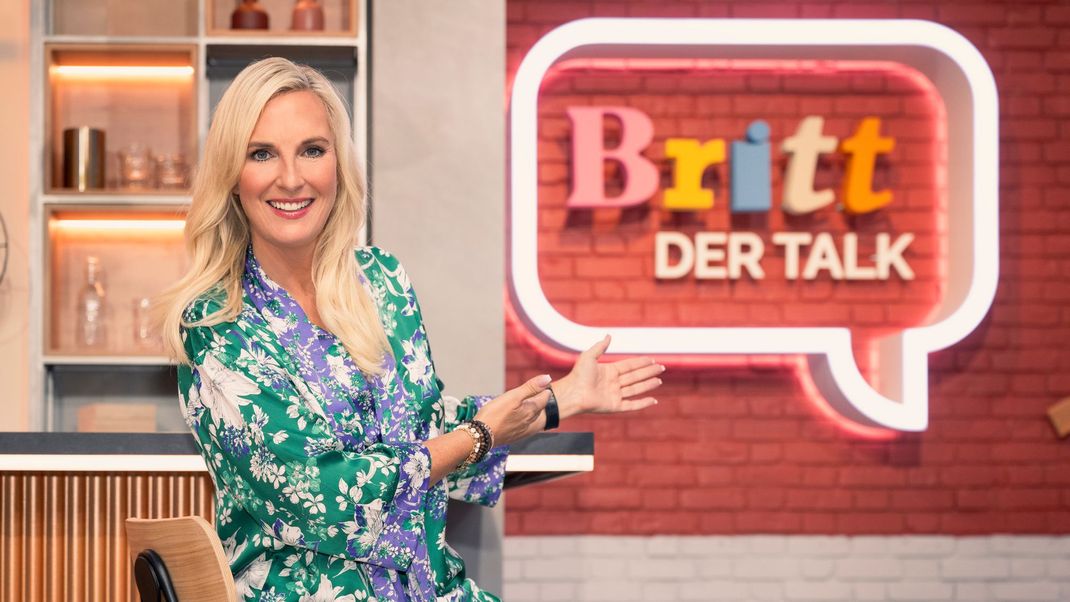 Moderatorin Britt Hagedorn im Studio von "Britt - Der Talk"