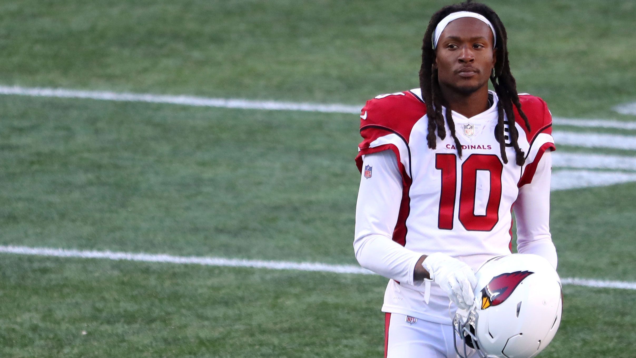 
                <strong>1. Platz: DeAndre Hopkins</strong><br>
                &#x2022; Team: Arizona Cardinals -<br>&#x2022; Quote: +750 (bei einem Einsatz von 100 US-Dollar gewinnt man 850 US-Dollar) -<br>&#x2022; Receiving Yards 2020: 1.407 (3. Platz)<br>
              