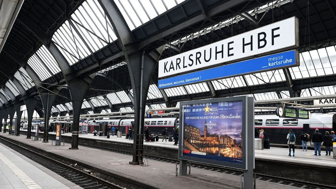 Am Hauptbahnhof in Karlsruhe wurde ein Mann mit einem Messer angegriffen.