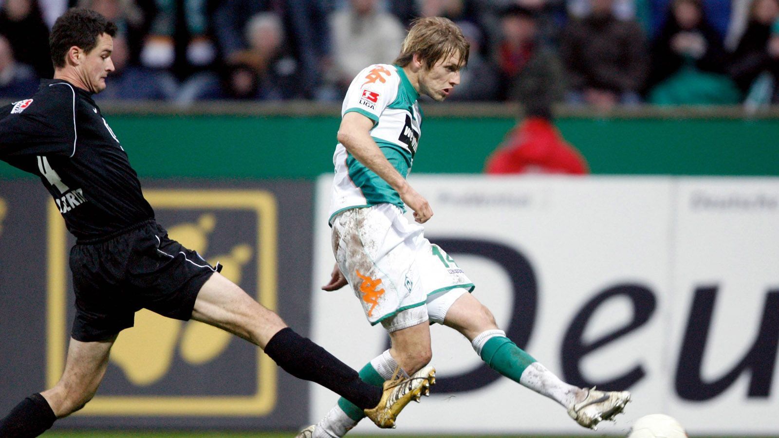
                <strong>Platz 8: Aaron Hunt (Werder Bremen)</strong><br>
                20 Jahre 180 Tage: beim 3:0 gegen den VfL Bochum am 3.3.2007.
              
