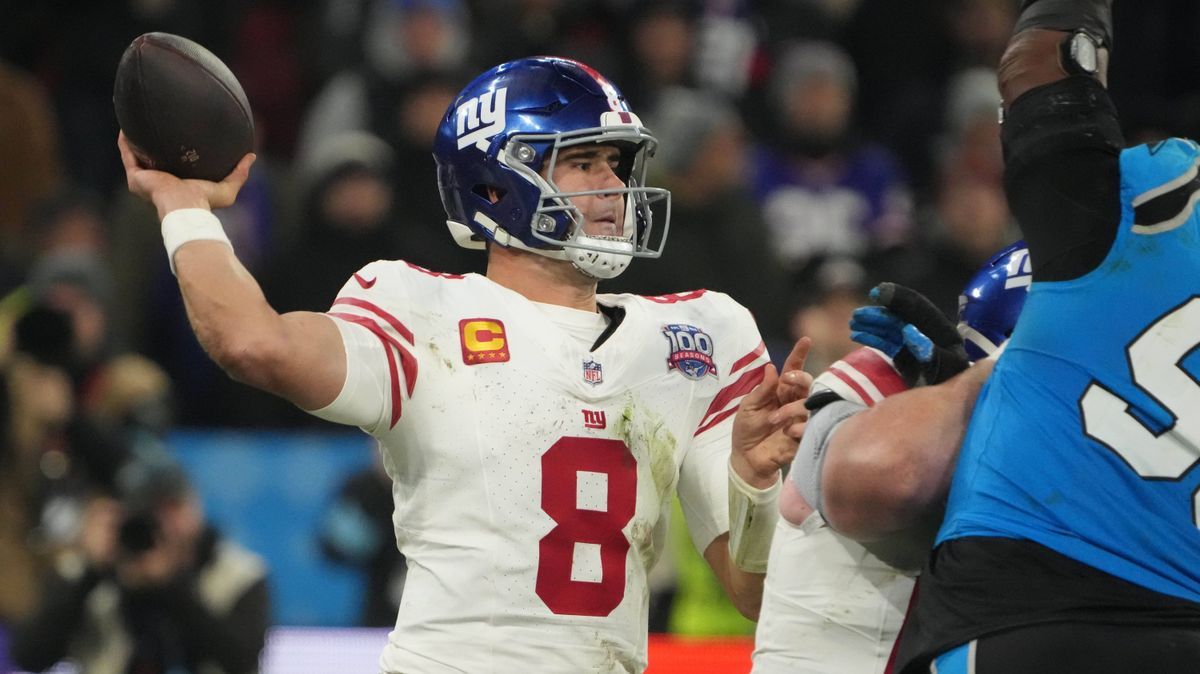 NFL, American Football Herren, USA Munich Game-New York Giants at Carolina Panthers Nov 10, 2024; Munich, Germany; New York Giants quarterback Daniel Jones (8) throws the ball against the Carolina ...