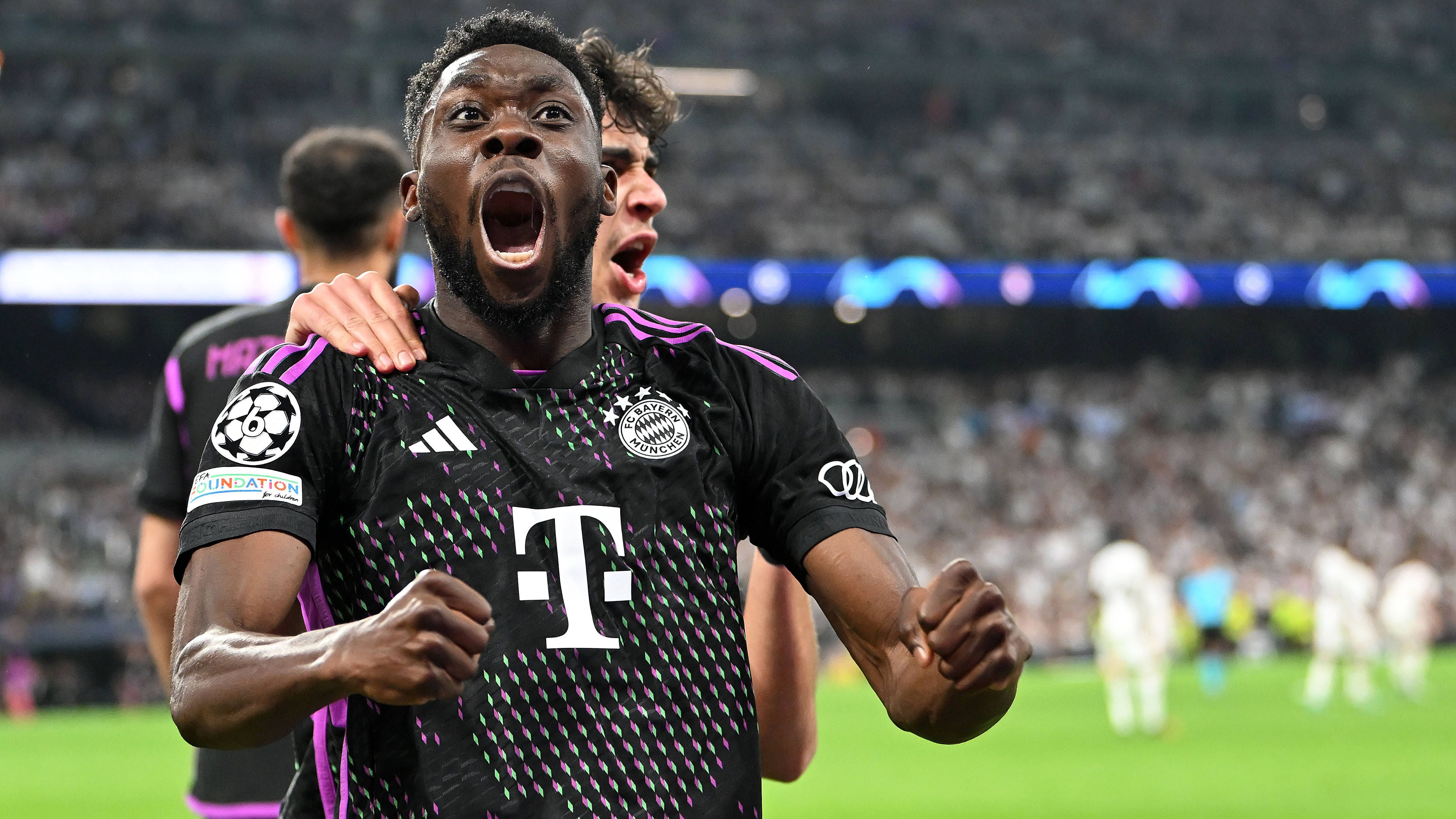 <strong>Alphonso Davies (FC Bayern)</strong><br>Der Kanadier kommt schon nach 27 Minuten für den verletzten Gnabry, um die gefährliche rechte Real-Seite etwas besser in den Griff zu bekommen. Schöne Einzelaktion nach einem Konter, als sein Abschluss von Carvajal übers Tor gelenkt wird (47.). Hat dann seinen großen Auftritt, als er mit einem traumhaften Drehschuss das 1:0 erzielt (68.). <em><strong>ran</strong></em>-Note: 3