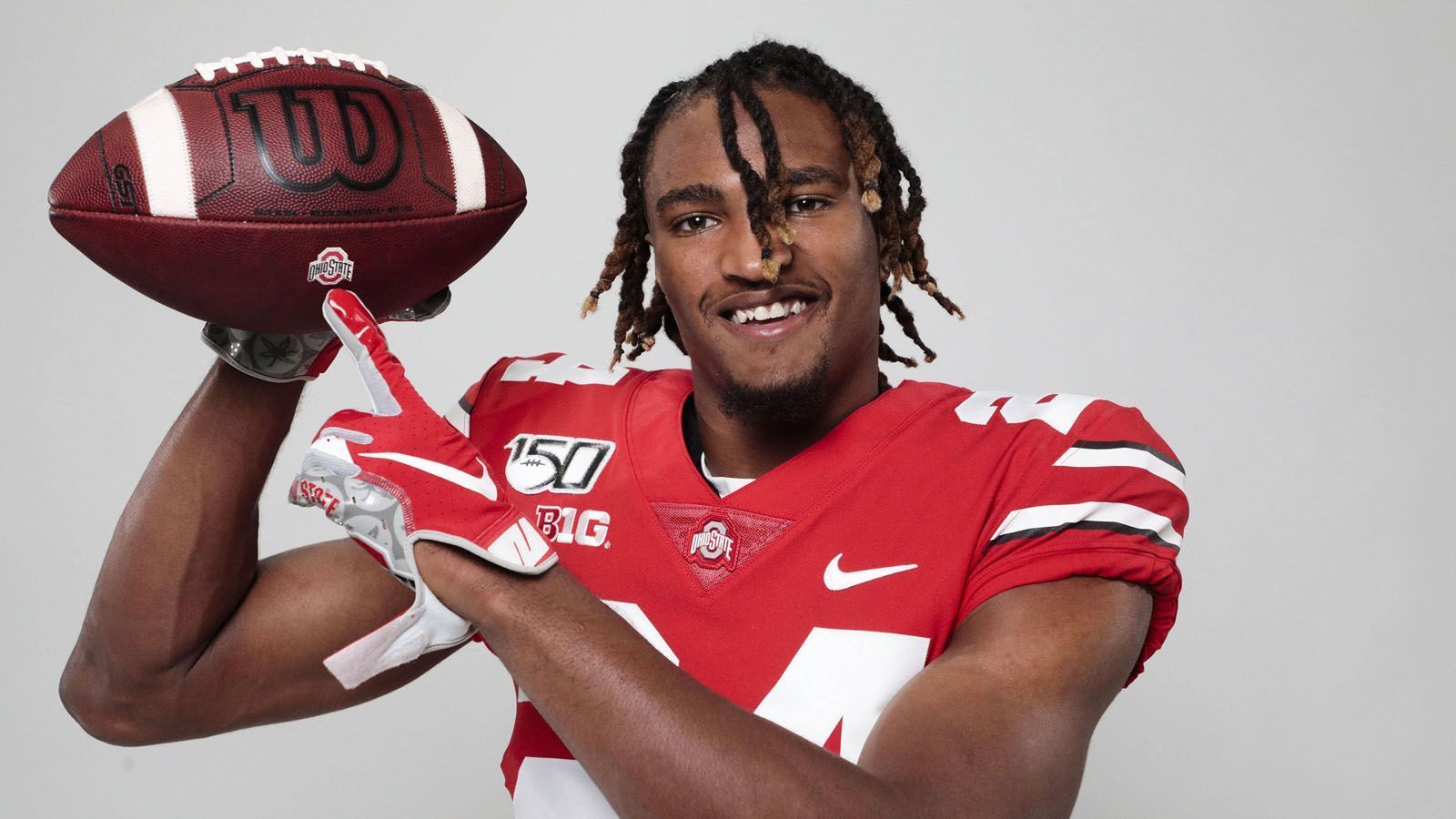 
                <strong>Shaun Wade (Cornerback, Ohio State)</strong><br>
                Shaun Wade wurde nach seiner High-School-Zeit als Ausnahmetalent gefeiert und als Fünf-Sterne-Rekrut einsortiert. In drei Spielzeiten für Ohio State fing er sechs Interceptions, forcierte drei Fumbles und verbuchte zudem zwei Sacks. Der 1,85 Meter große Defensive Back hat eine gute Athletik und ist ein starker Tackler. Ob er allerdings in der NFL dazu in der Lage sein wird, Wide Receiver auf der Außenseite aus dem Spiel zu nehmen, scheint fraglich. Daher könnte eine Umstellung zum Strong Safety eine Option sein. Wade dürfte in der 2. oder 3. Runde ausgewählt werden.
              